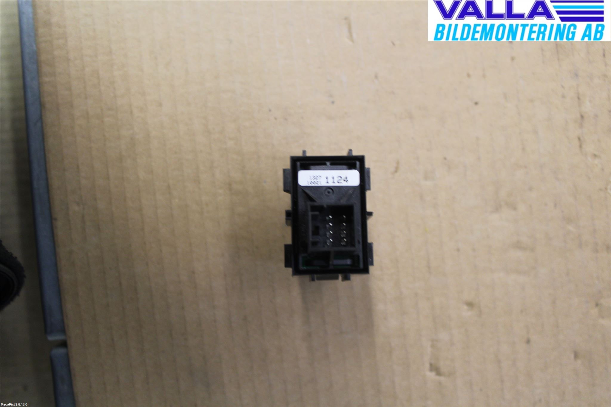 Opel INSIGNIA 09-16 Bryter Parkeringsbrems