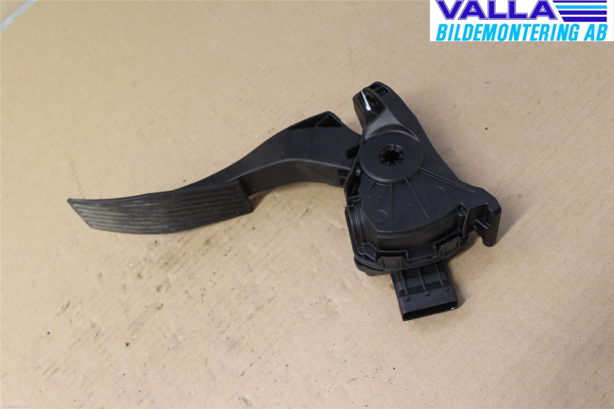 Opel INSIGNIA 09-16 Gasspedal