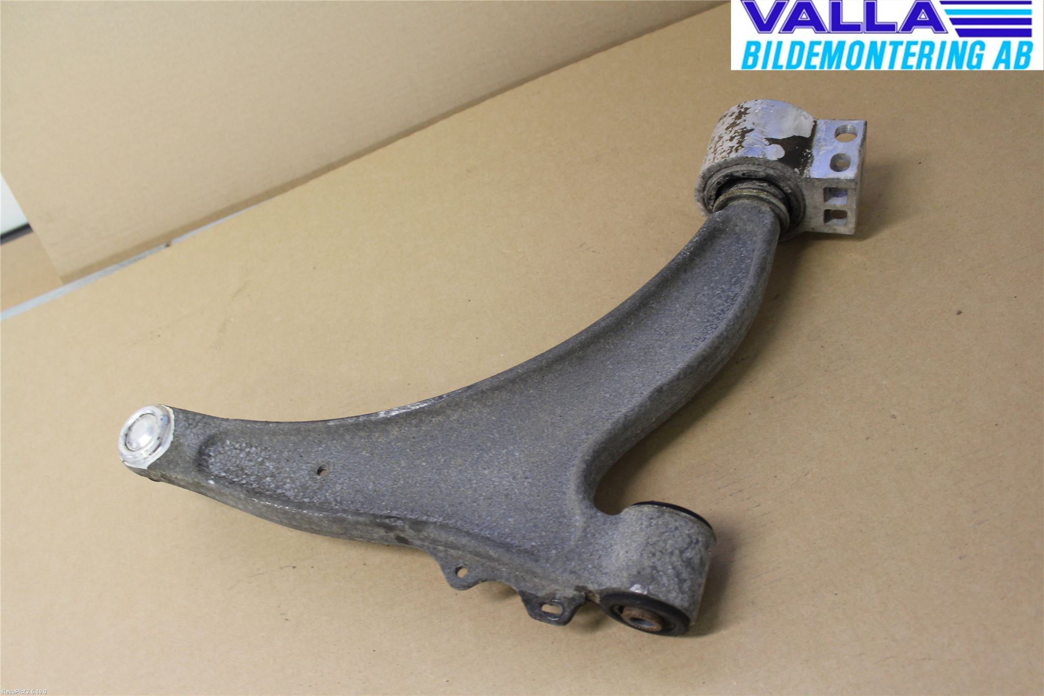 Opel INSIGNIA 09-16 Bærearm Foran Venstre Nedre