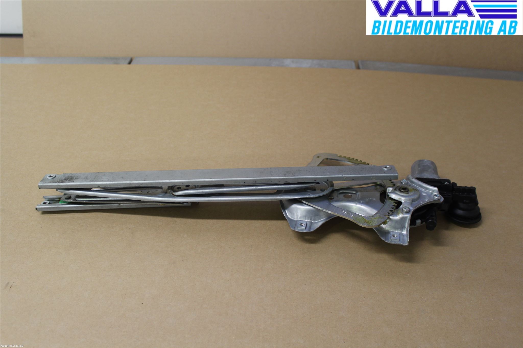Toyota YARIS XP90 06-11 Vindusheis El Komp