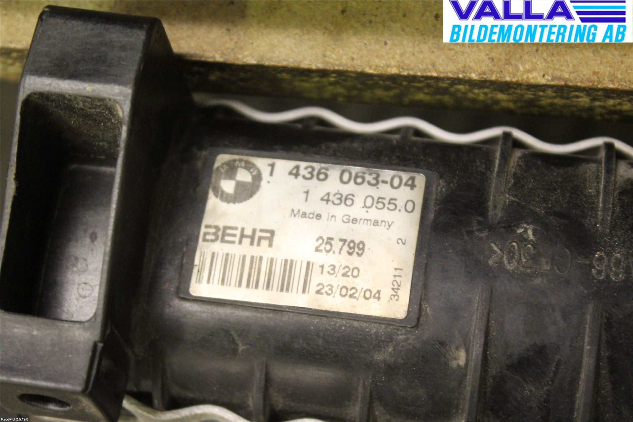 BMW 7 E38      93-01 Radiator Automat