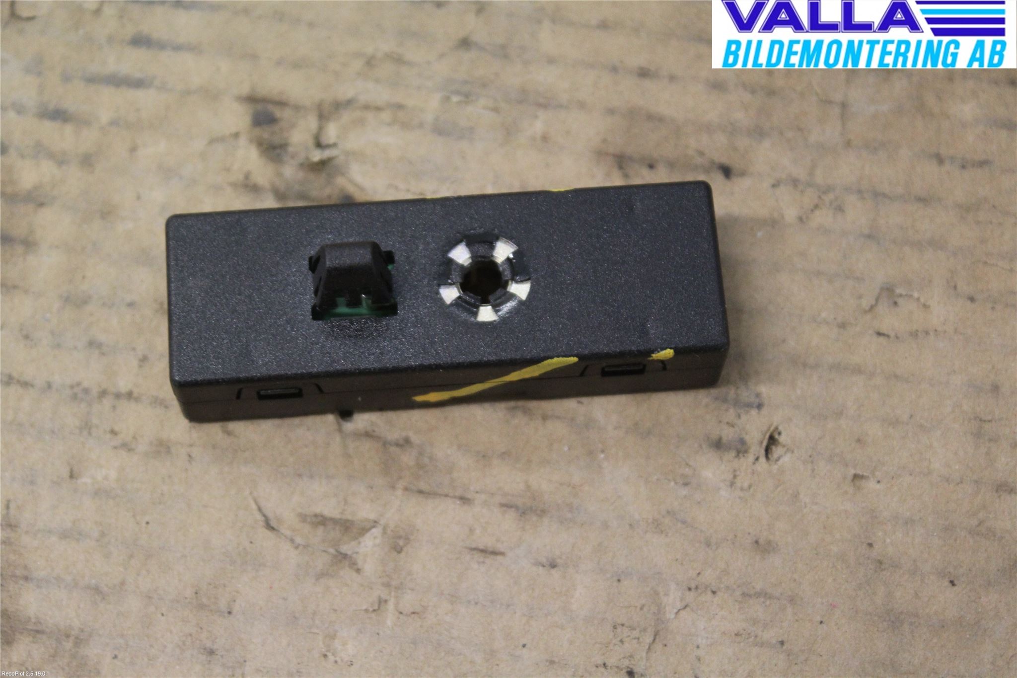Volvo V40 12-19 Stereo Antenneforsterker