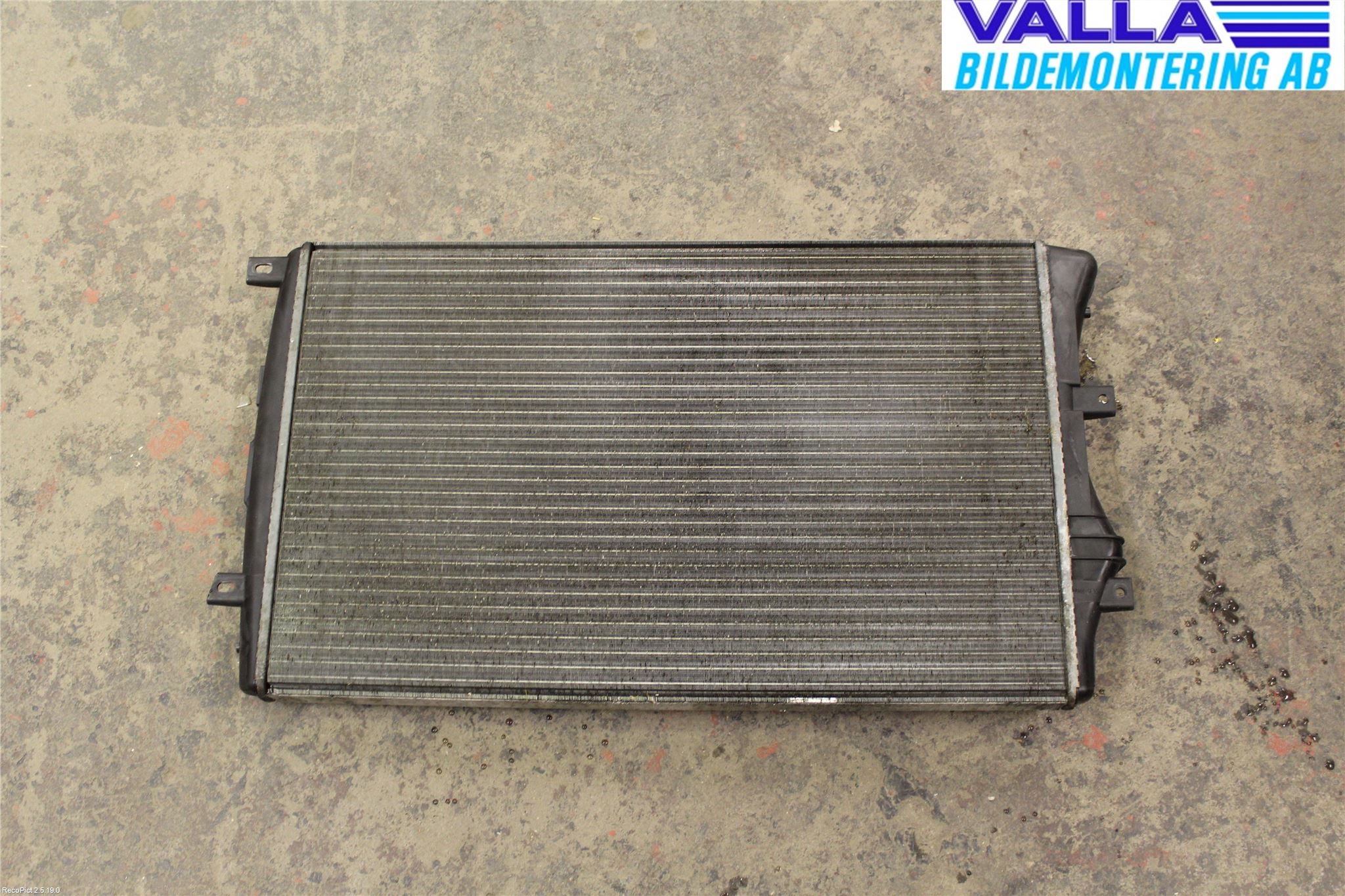 Volkswagen VW TOURAN 03-10 Radiator Manuell