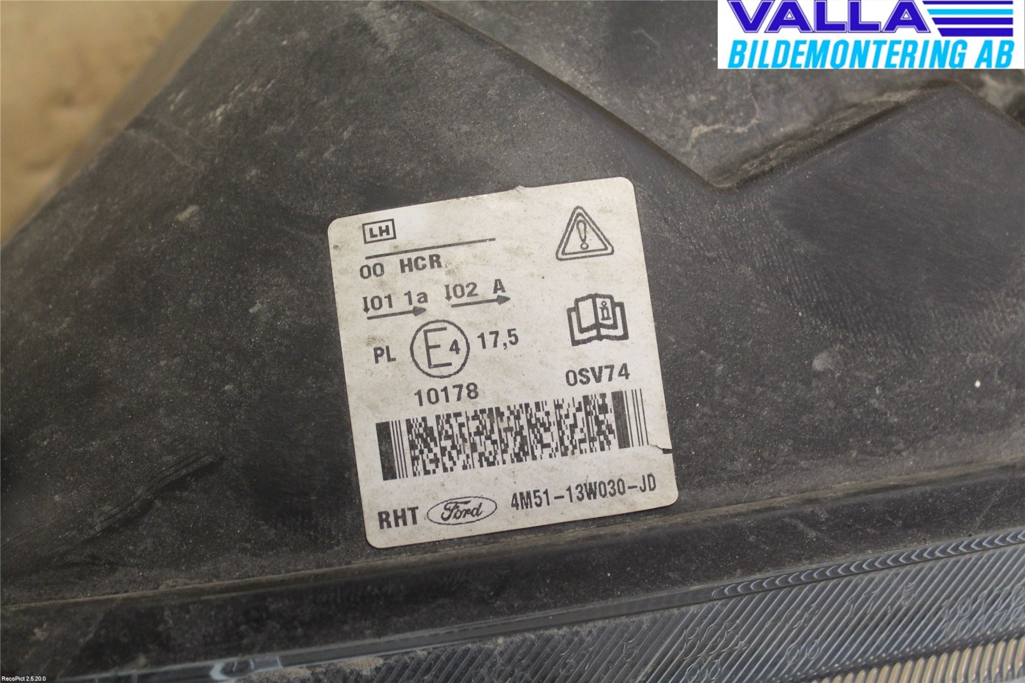 Ford FOCUS     04-07 Frontlykt Venstre