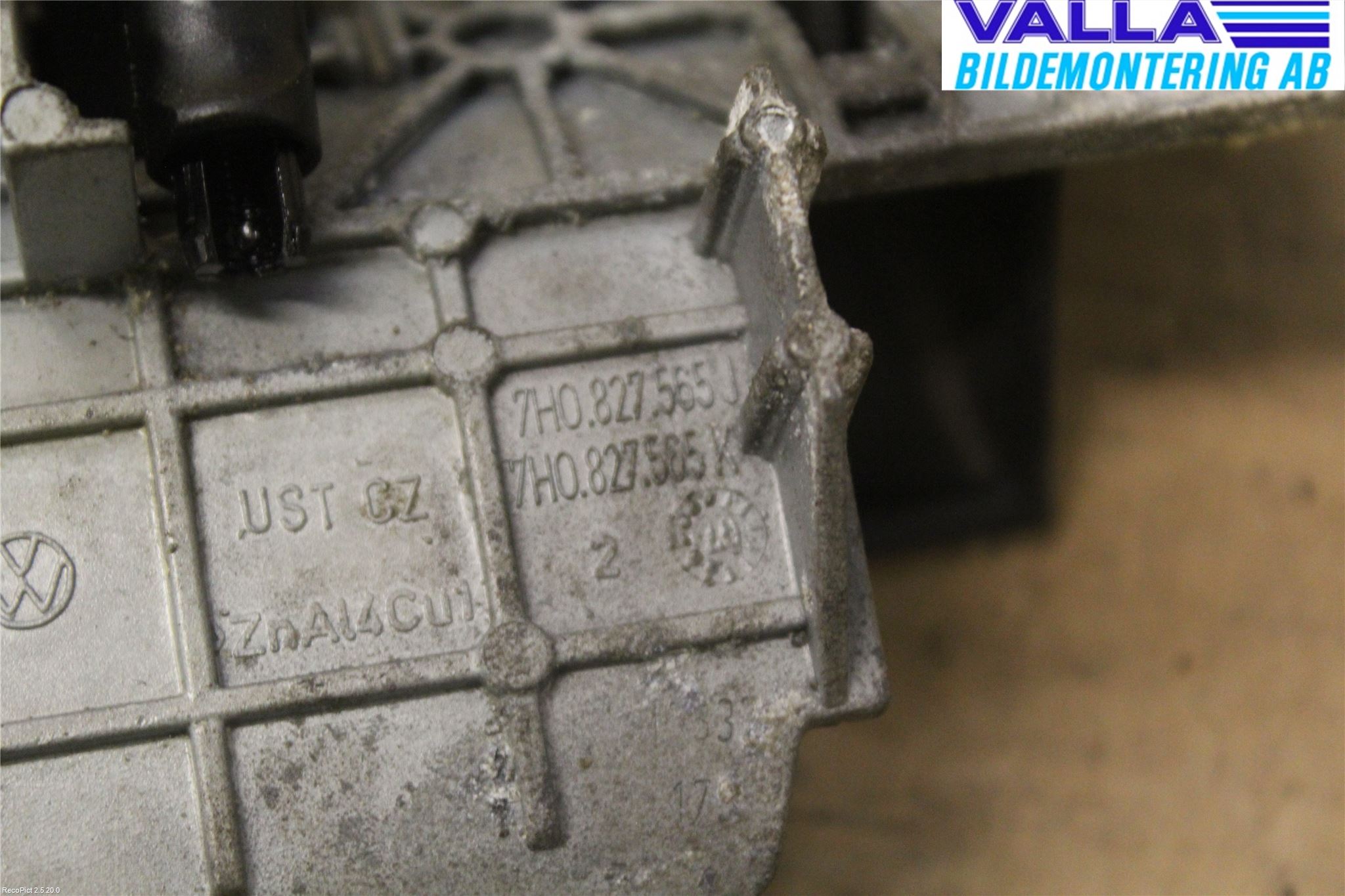 Volkswagen VW TRANSP/CARAVELLE (T5) 04-15 Bakluke Handtak Ytre