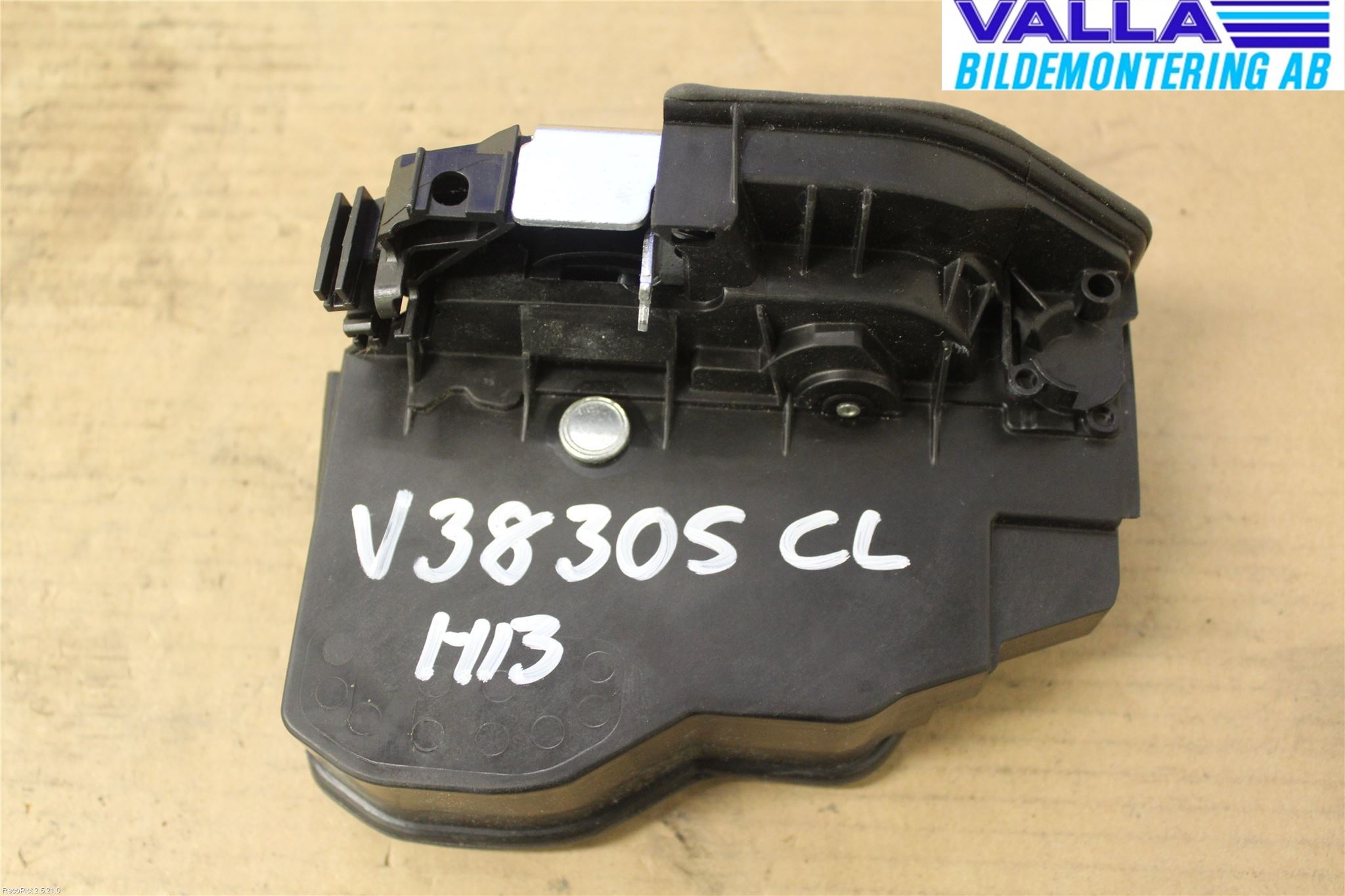 BMW 3 F30/F31/F80 12-19 Dørlås - Låsekasse
