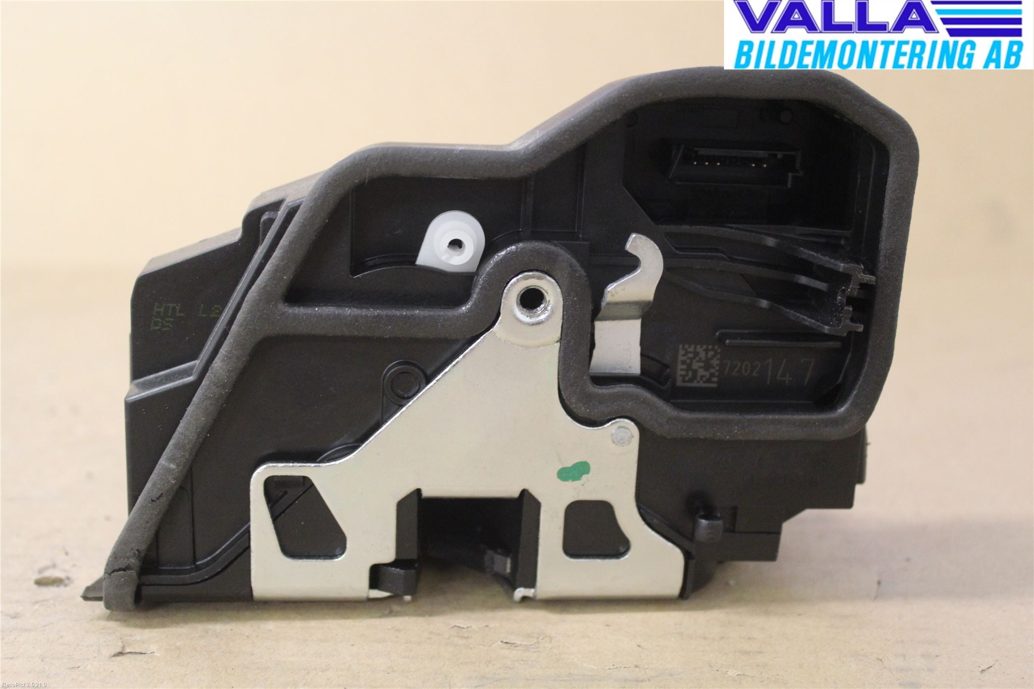 BMW 3 F30/F31/F80 12-19 Dørlås - Låsekasse
