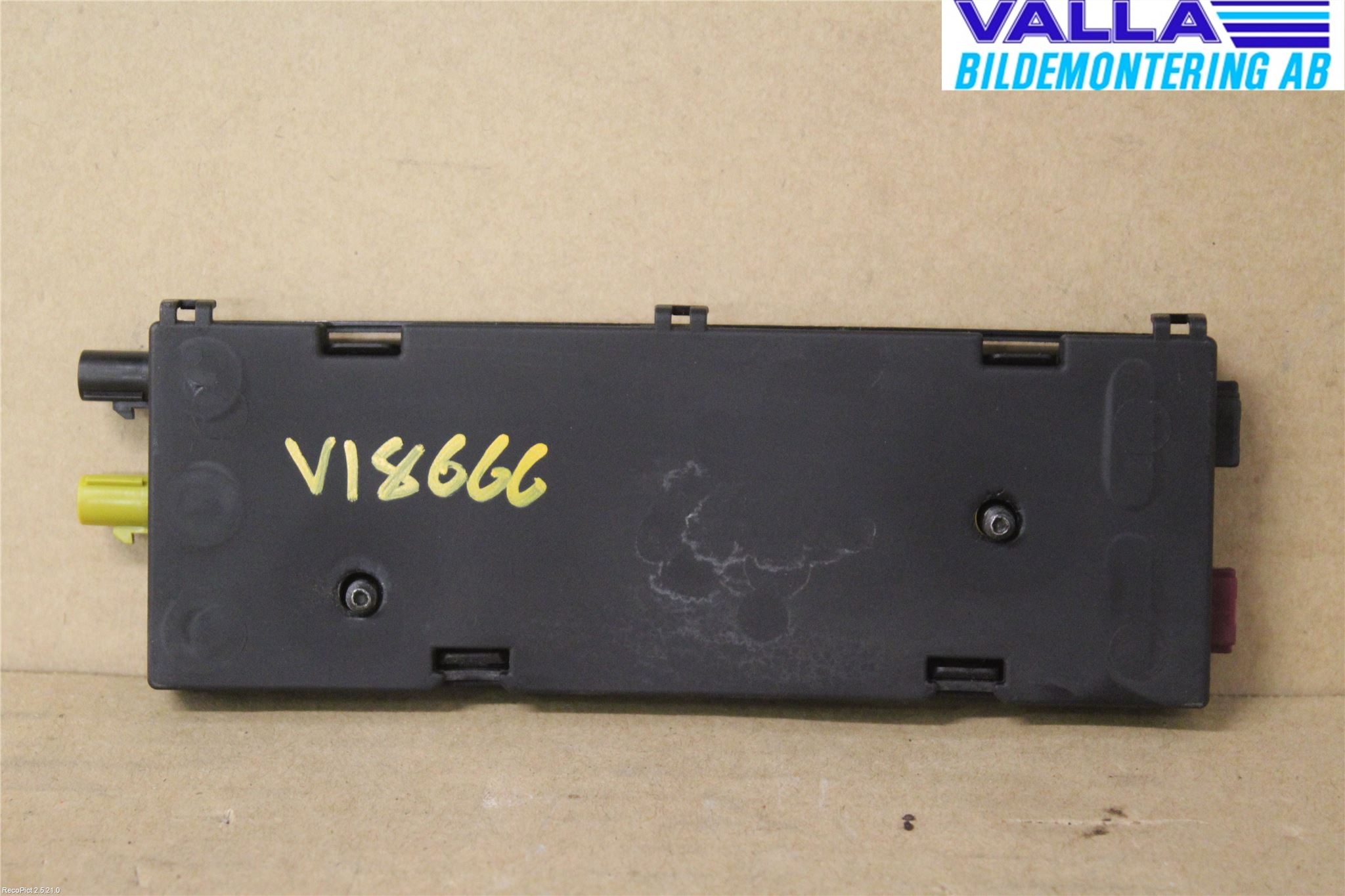 BMW 1 E87/81 5D/3D 03-11 Stereo Antenneforsterker
