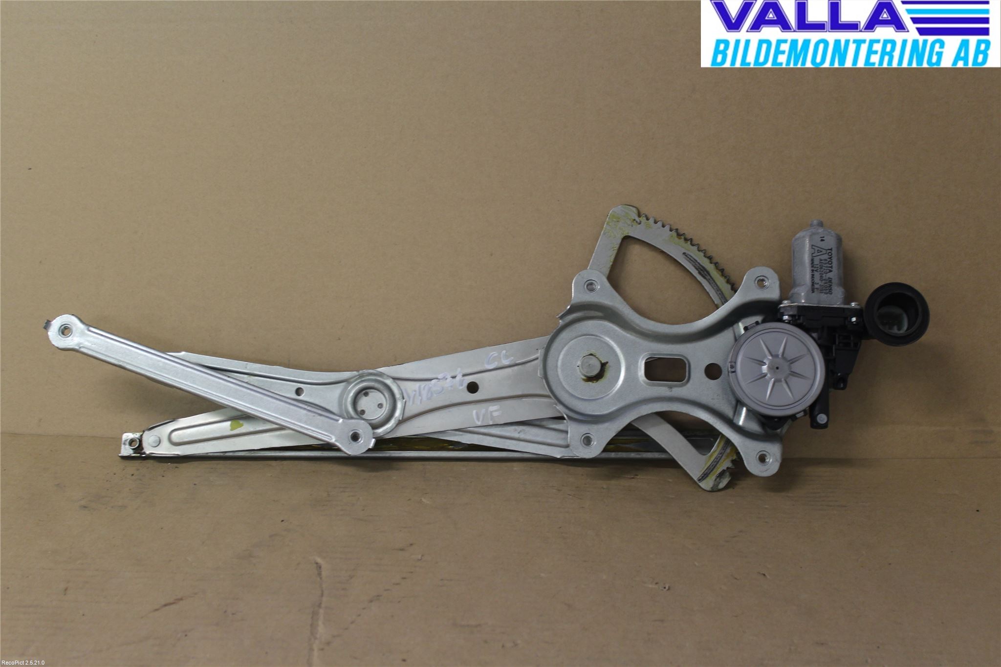 Toyota HILUX 05-16 Vindusheis El Komp