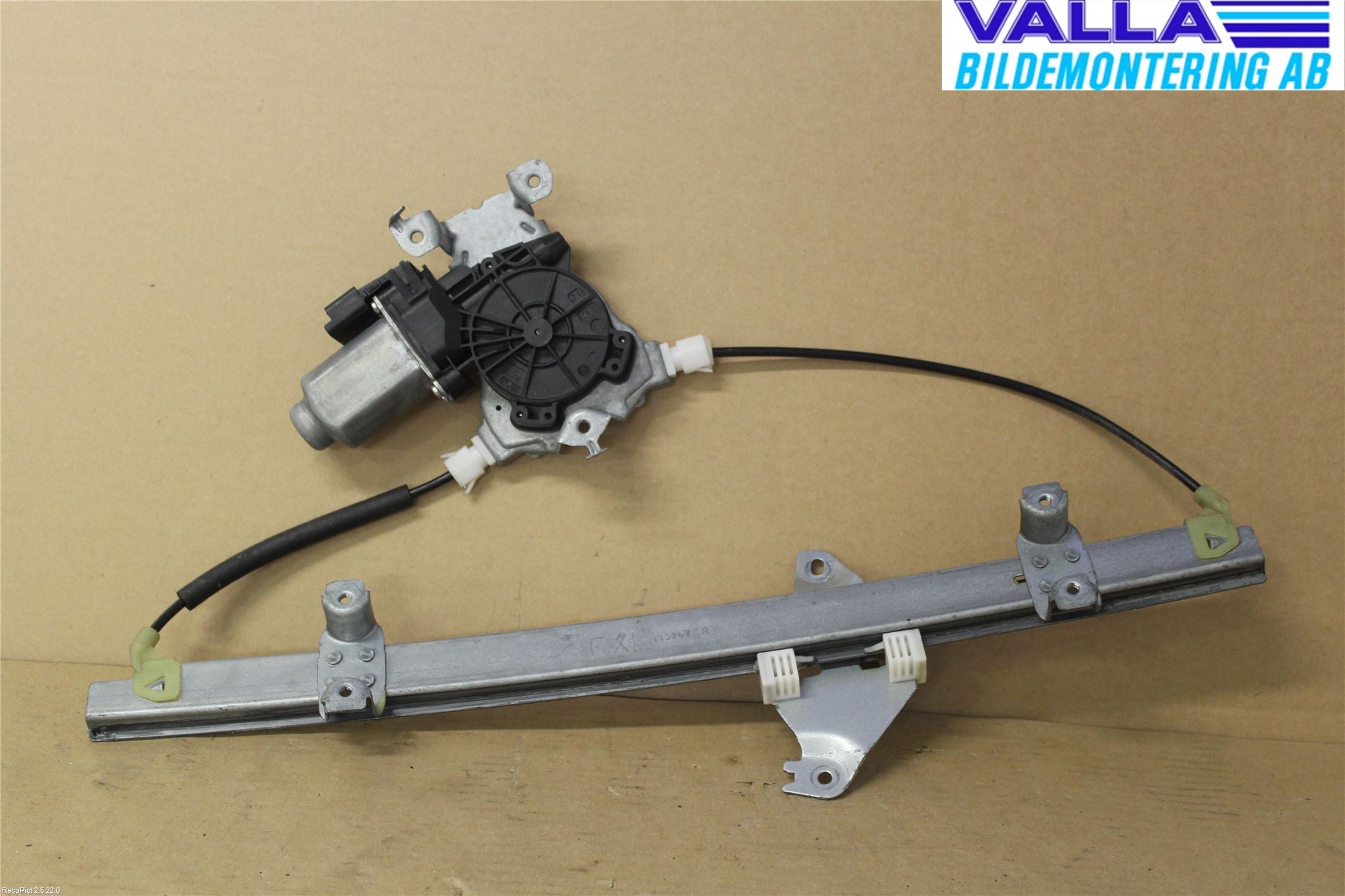 Nissan NOTE E11 06-14 Vindusheis El Komp