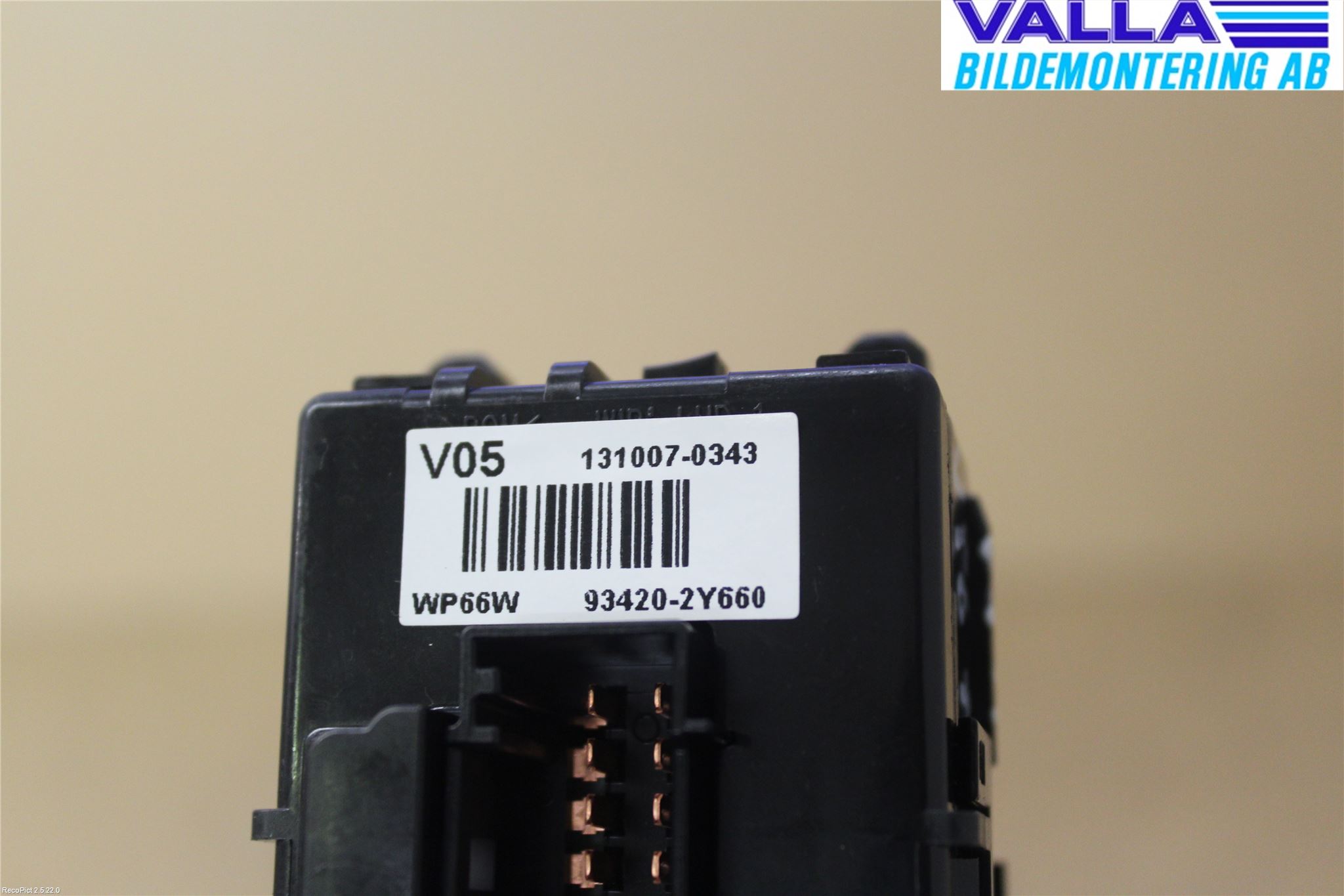 Hyundai i40 08-15 Bryter Ratt Visker - Spyler