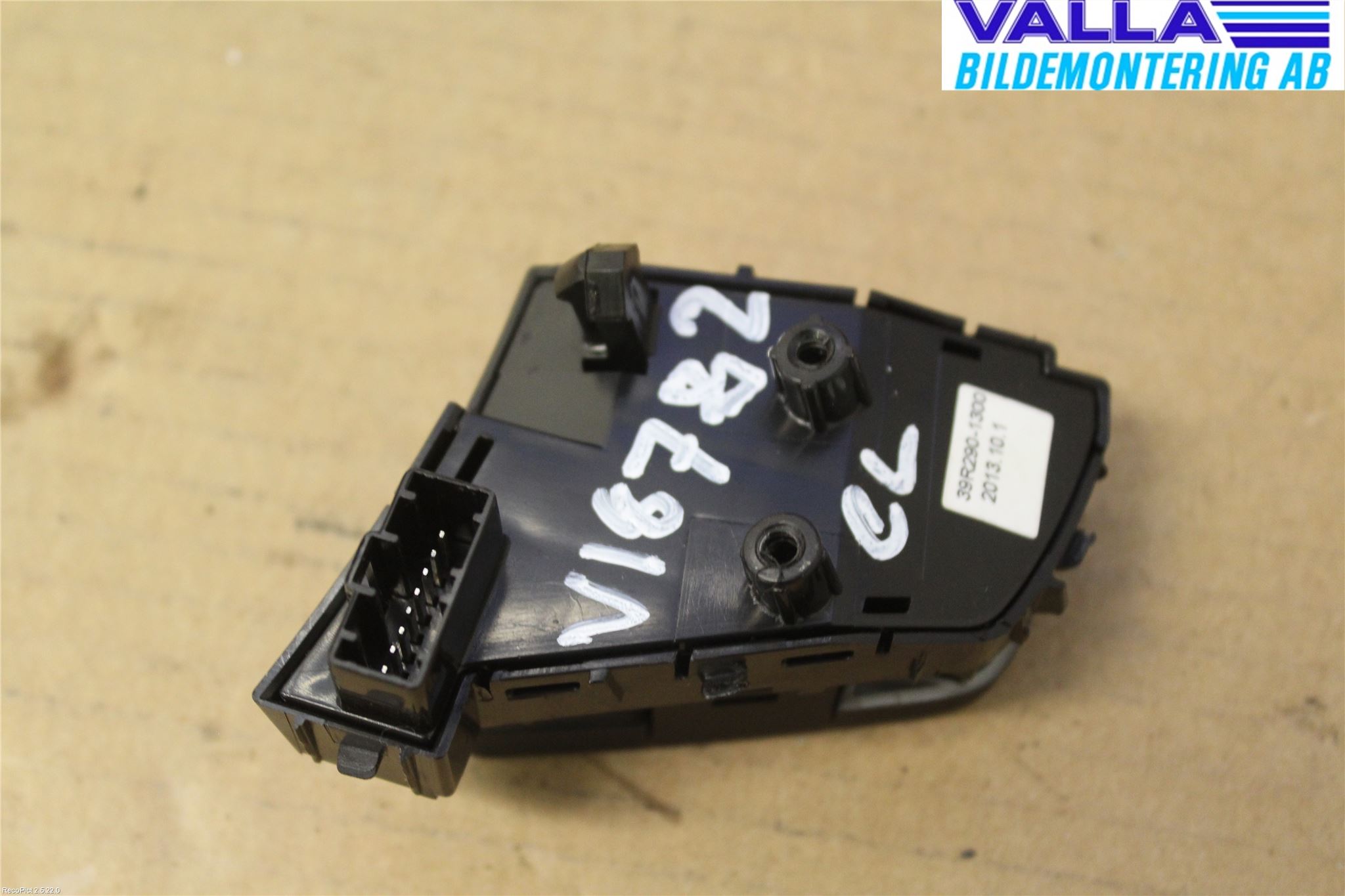 Hyundai i40 08-15 Bryter Ratt Radio-Stereo