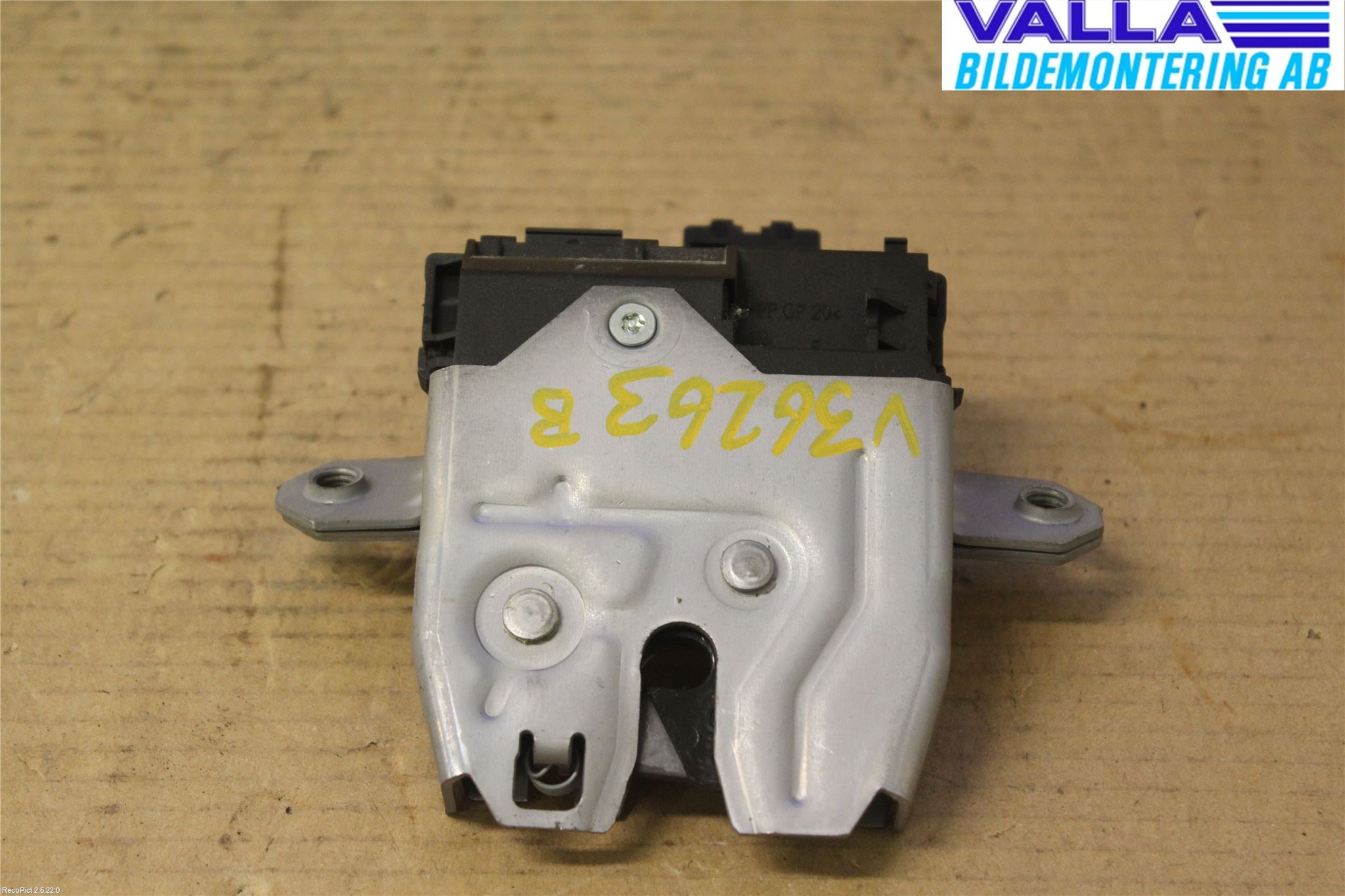 Volvo V40 12-19 Bakluke-Lokk Låsekasse