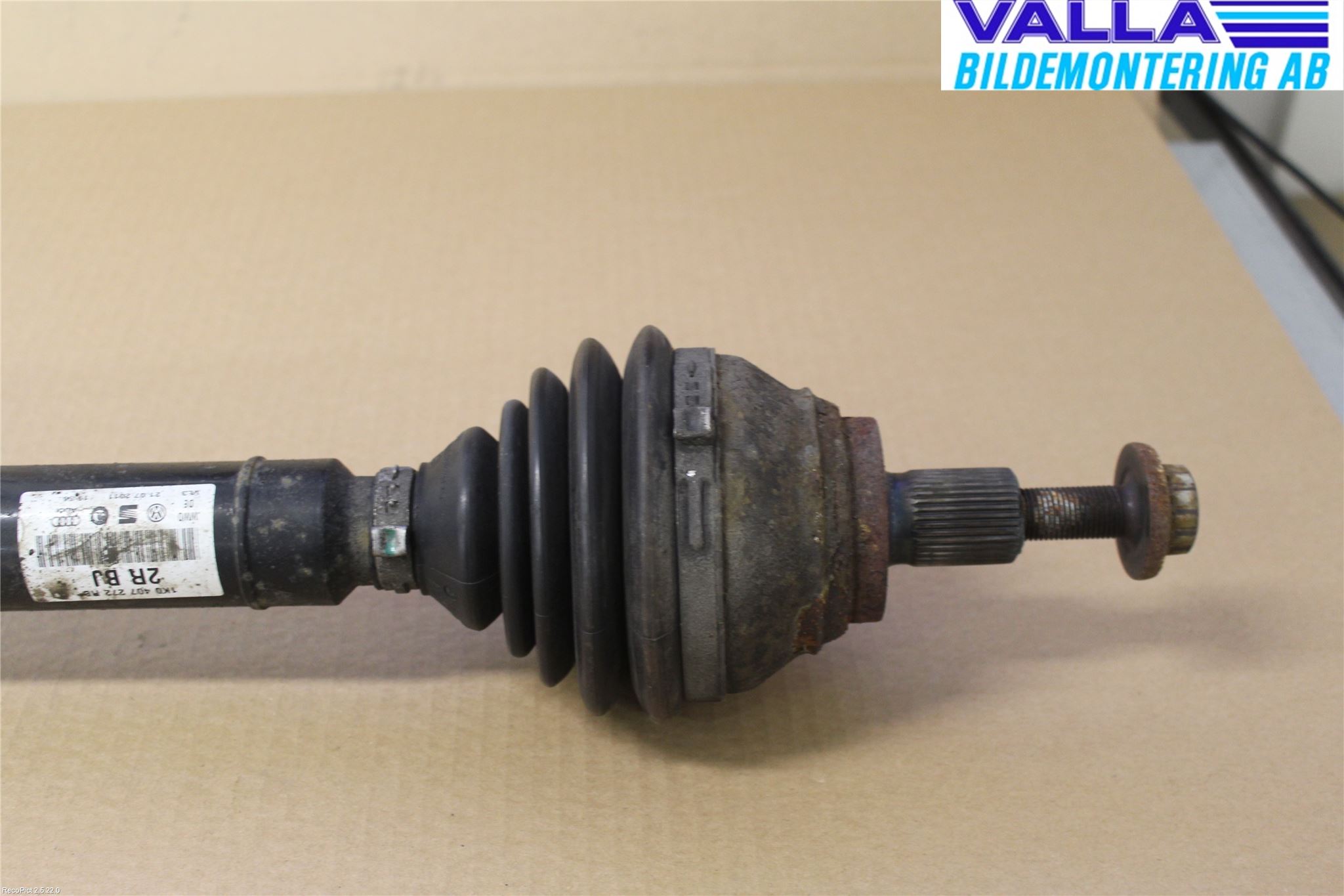 Volkswagen VW PASSAT 11-14 Drivaksel Foran Kompl Høyre