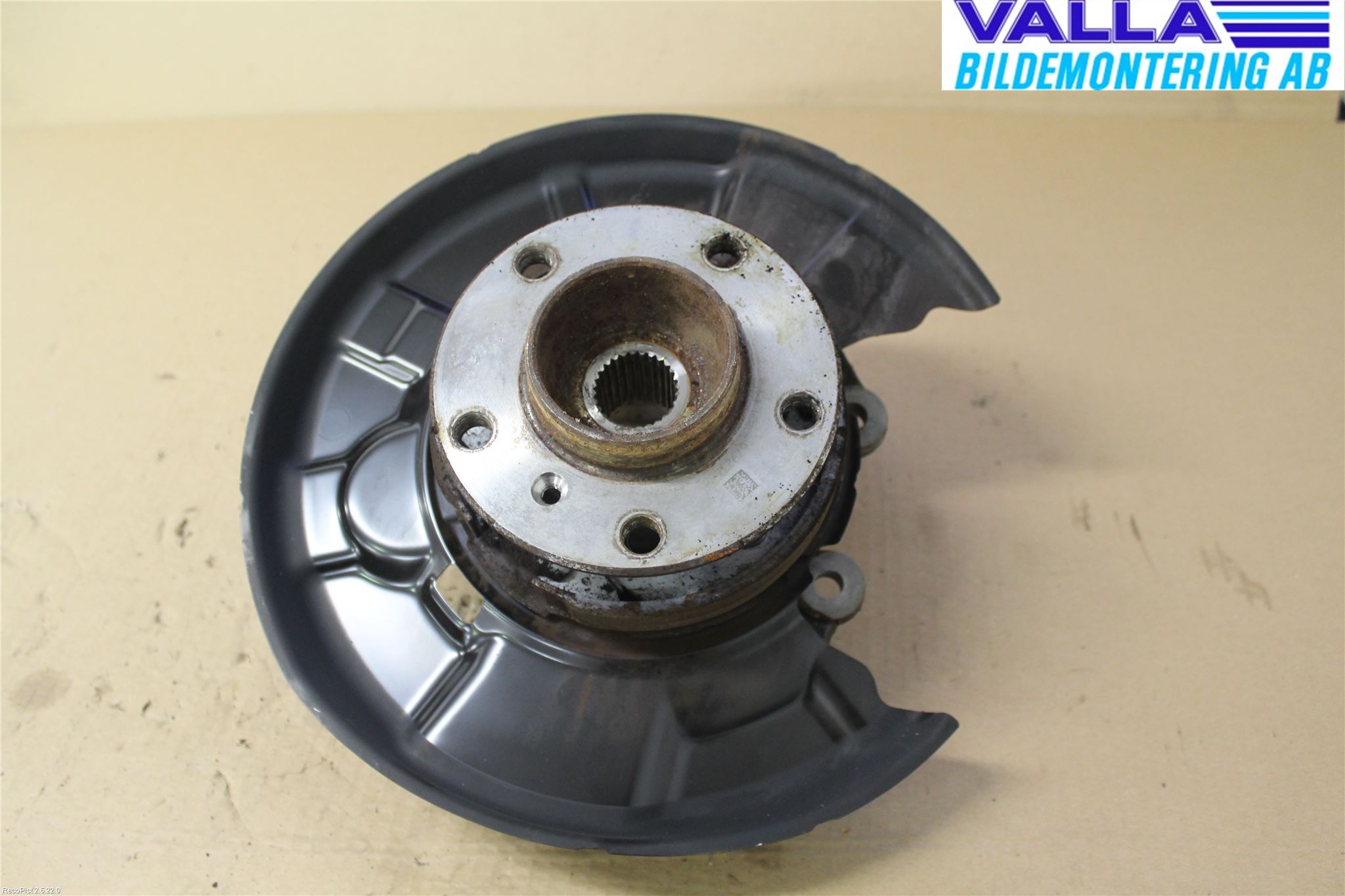 BMW 1 F20/F21 11-19 Spindel Vb