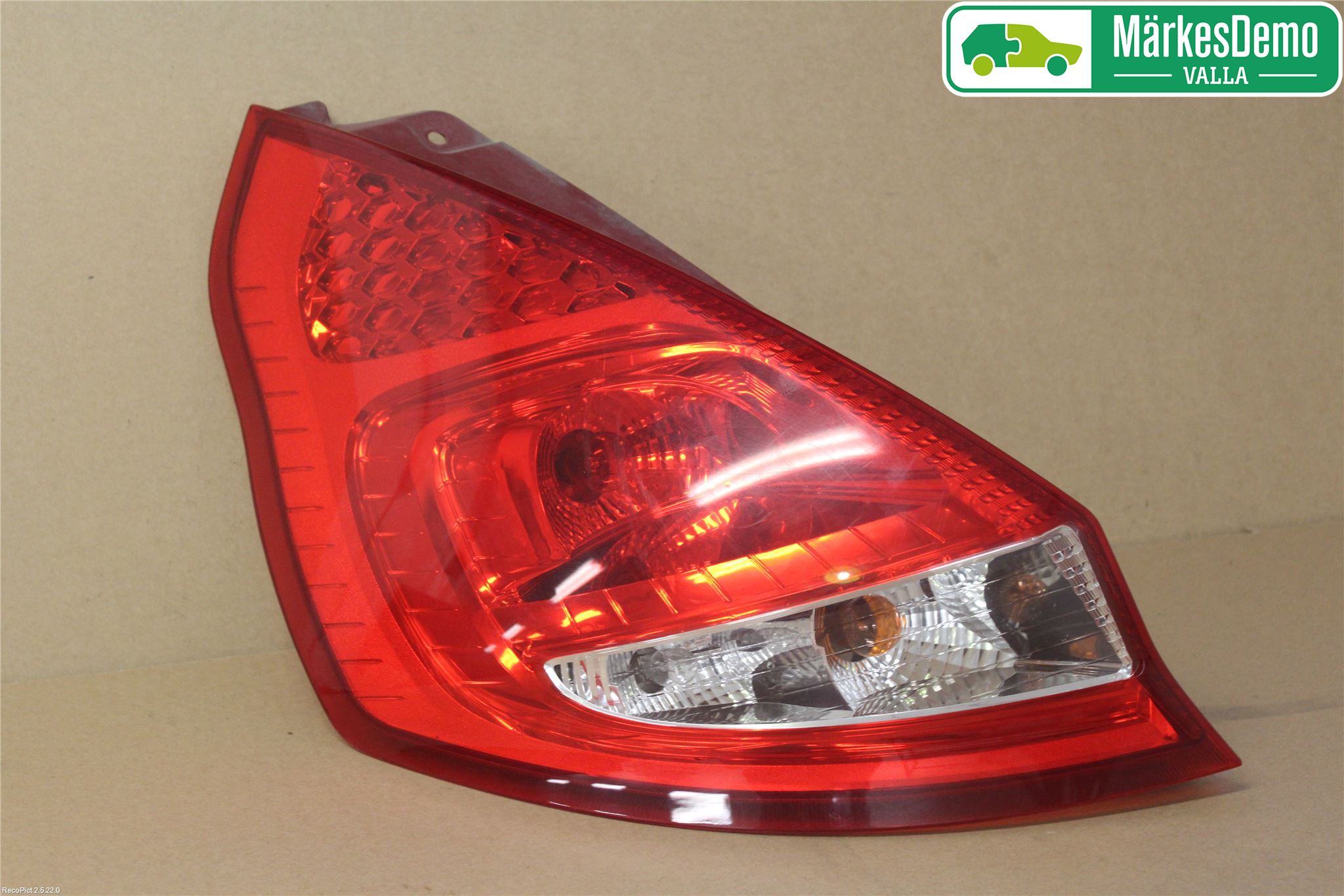 Ford FIESTA 09-12 Baklykt Venstre