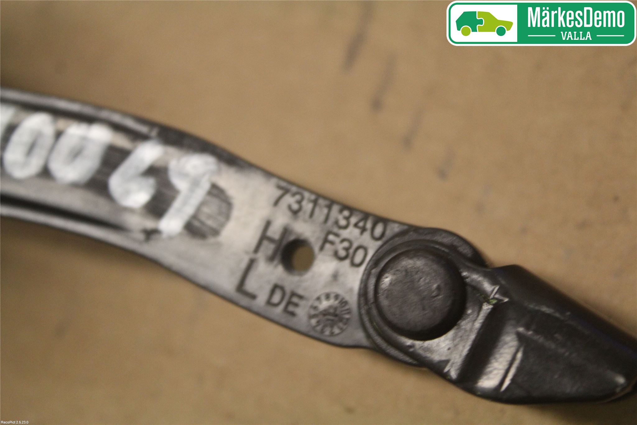 BMW 3 F30/F31/F80 12-19 Dørstopper