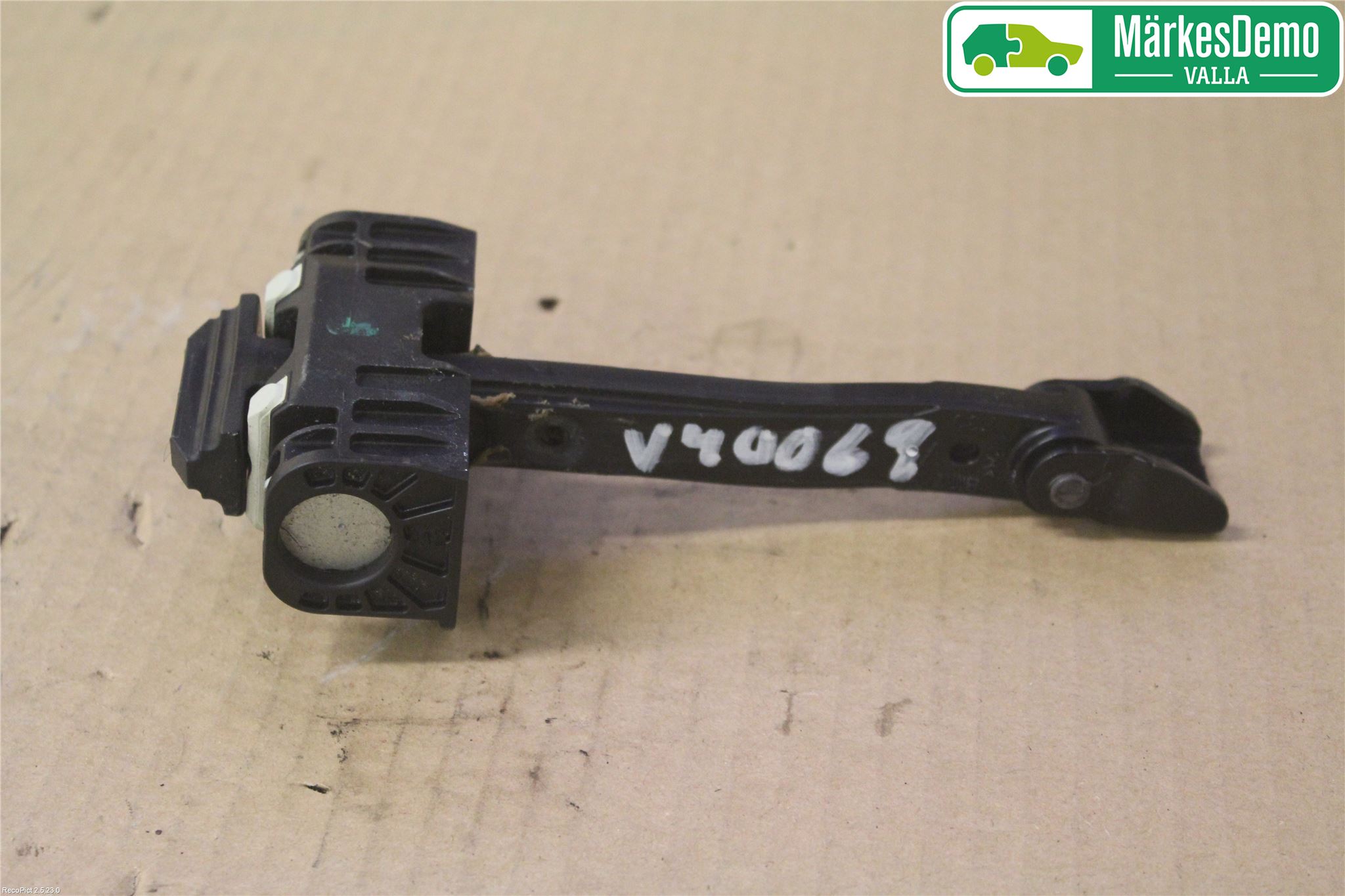 BMW 3 F30/F31/F80 12-19 Dørstopper