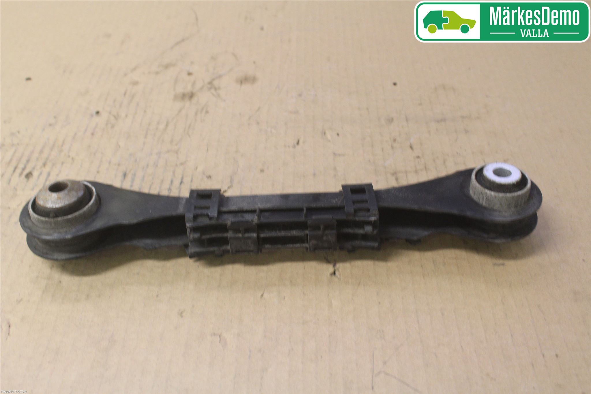 BMW 3 F30/F31/F80 12-19 Bærearm Bak Venstre Øvre