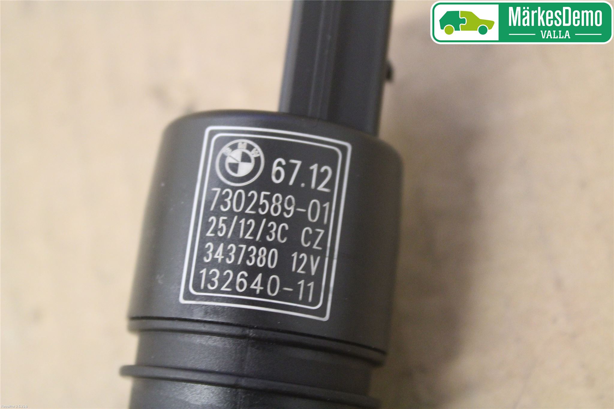 BMW 3 F30/F31/F80 12-19 Spylerpumpe Frontrute