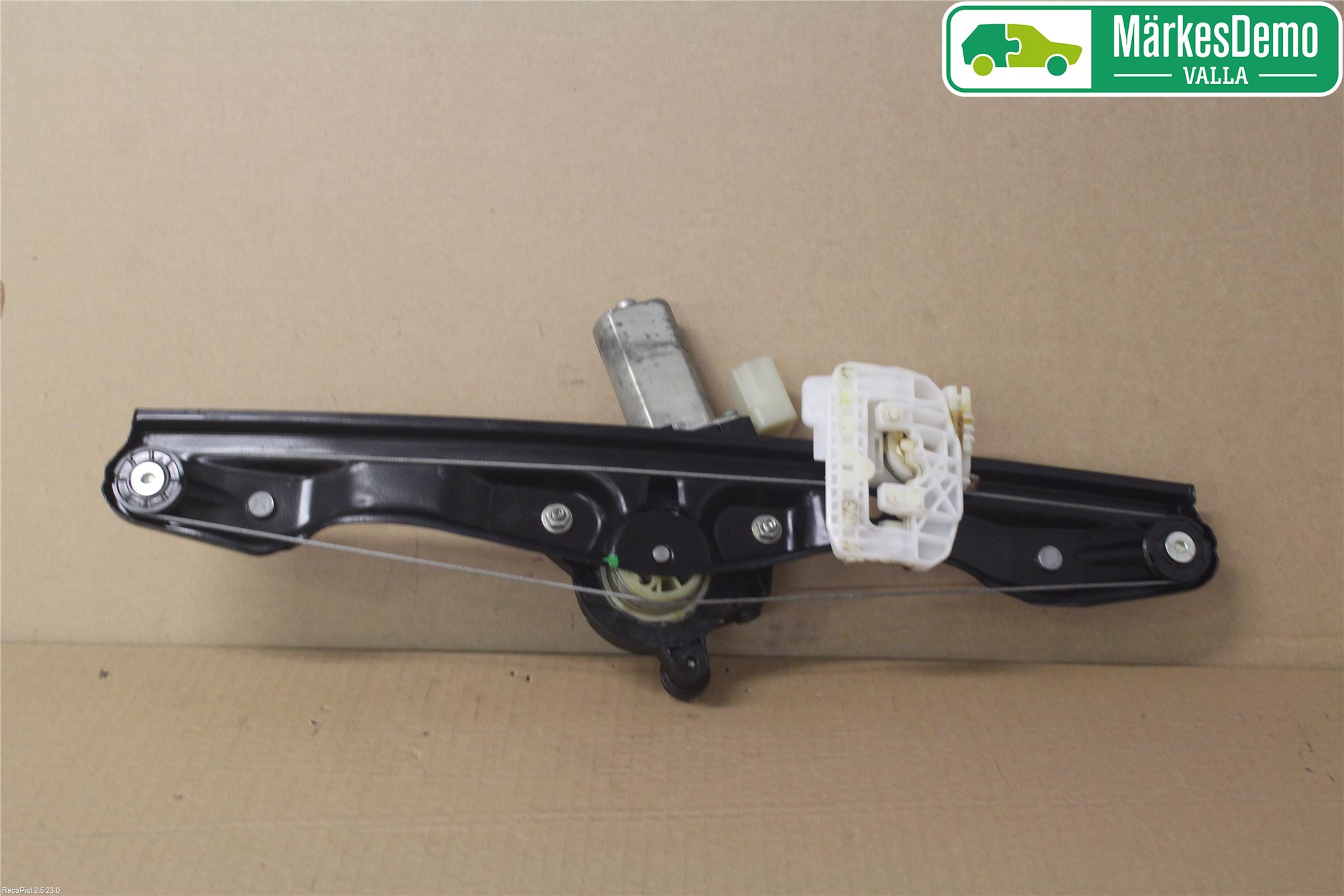 BMW 3 F30/F31/F80 12-19 Vindusheis El Komp