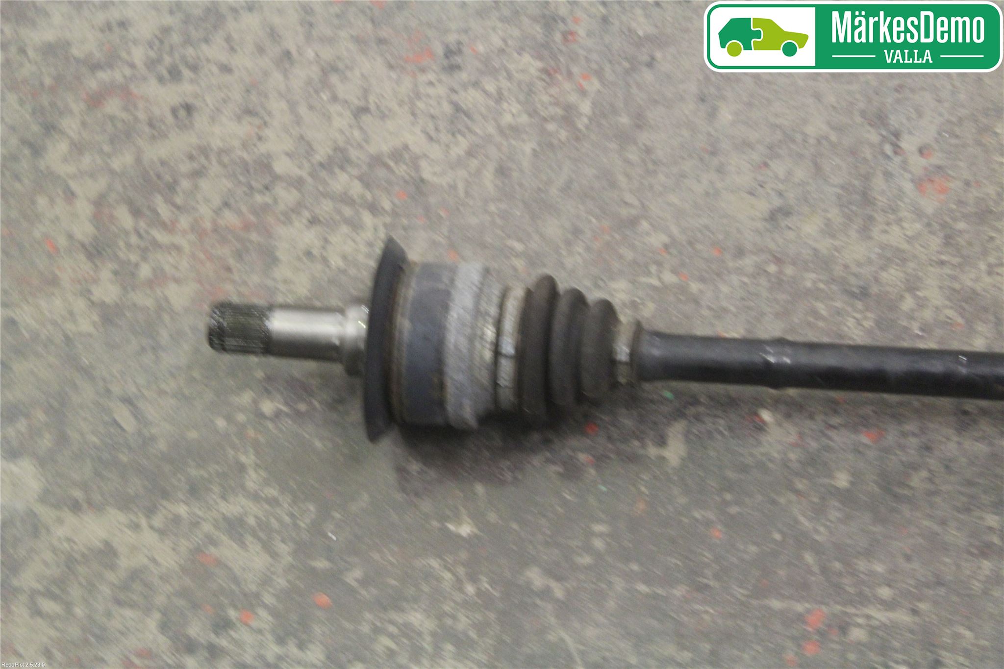 BMW 3 F30/F31/F80 12-19 Drivaksel Bak Kompl Høyre