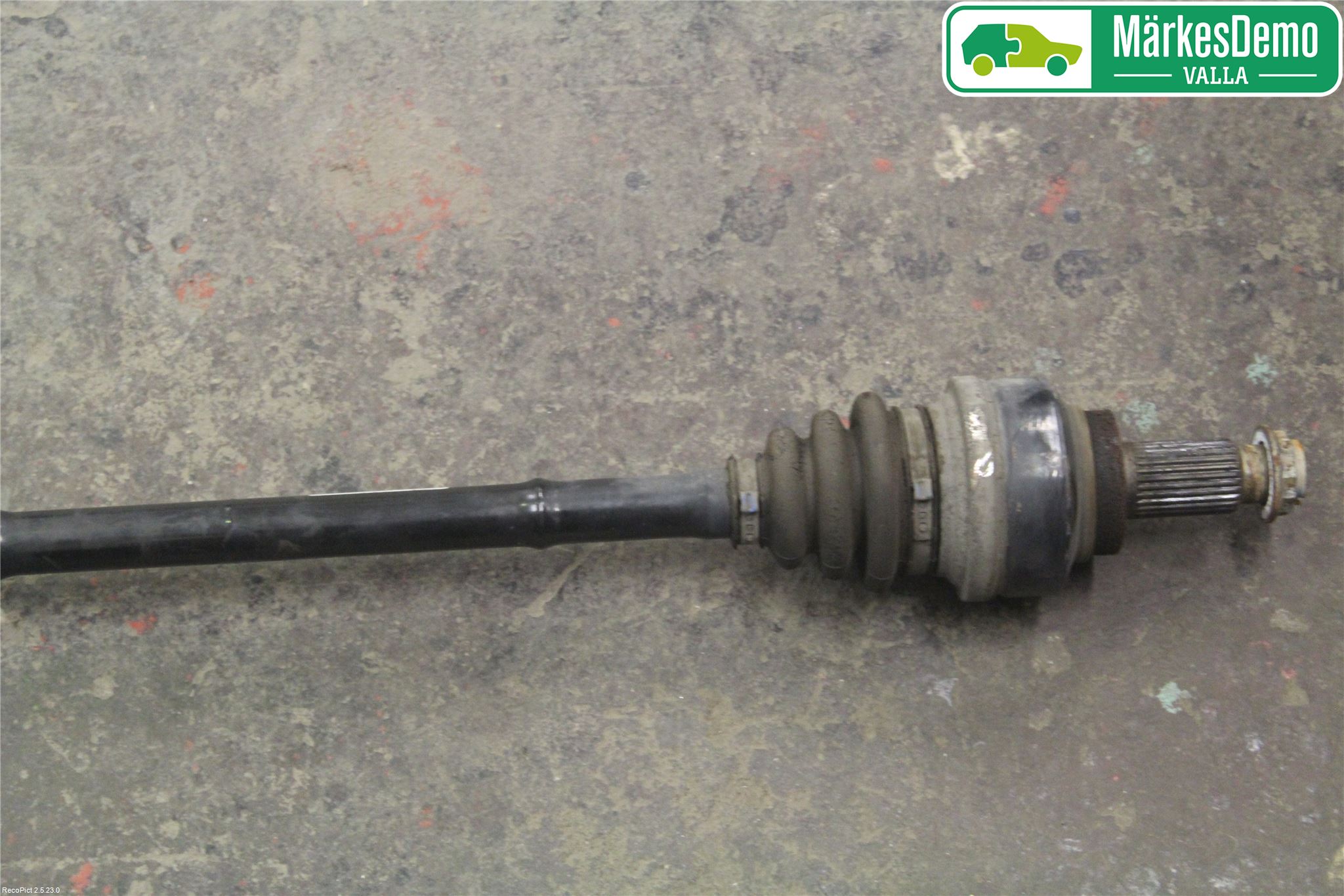 BMW 3 F30/F31/F80 12-19 Drivaksel Bak Kompl Høyre