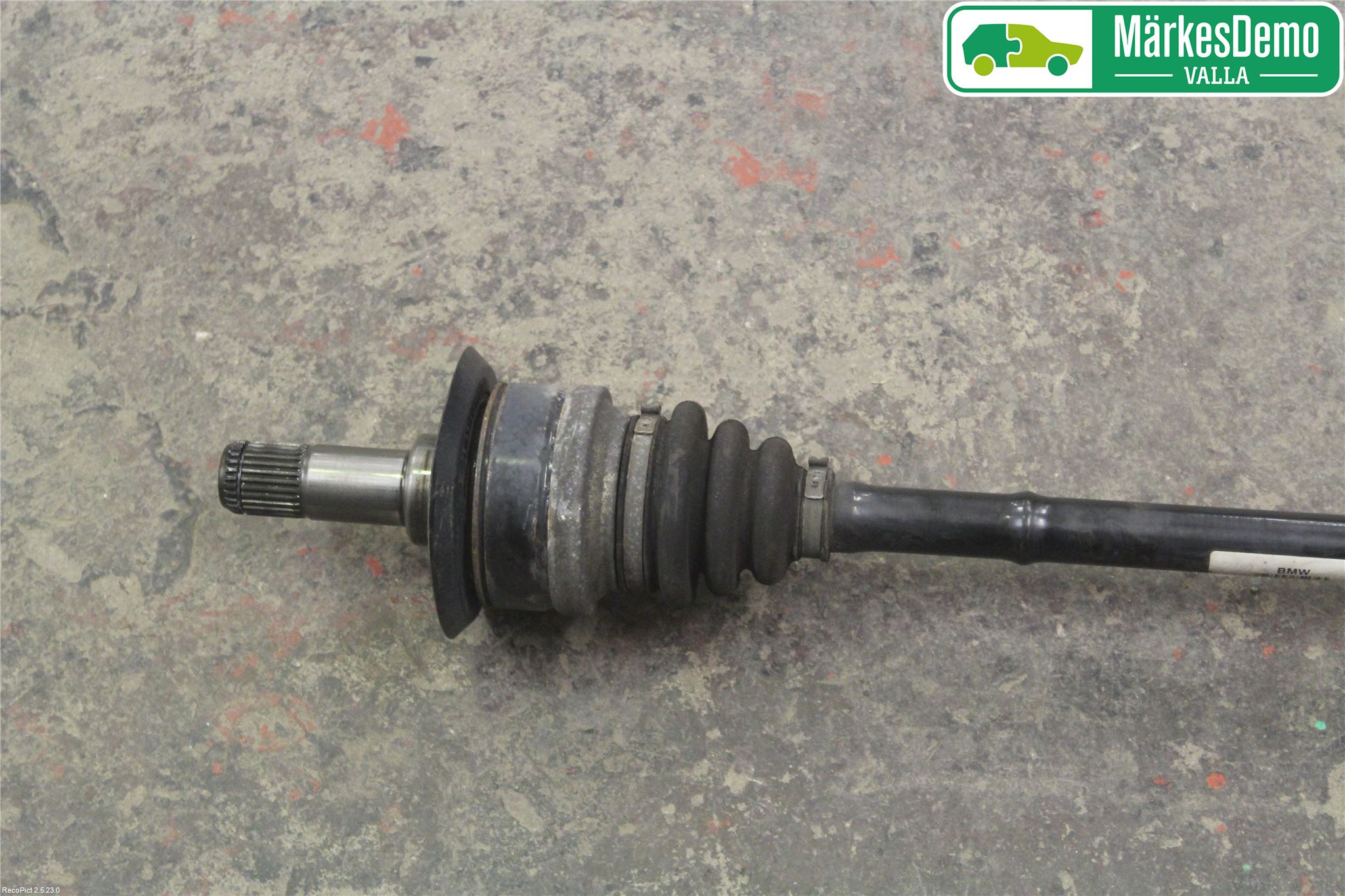 BMW 3 F30/F31/F80 12-19 Drivaksel Bak Kompl Venstre