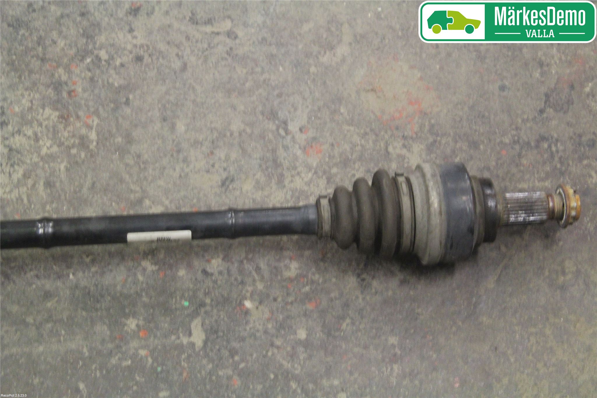 BMW 3 F30/F31/F80 12-19 Drivaksel Bak Kompl Venstre