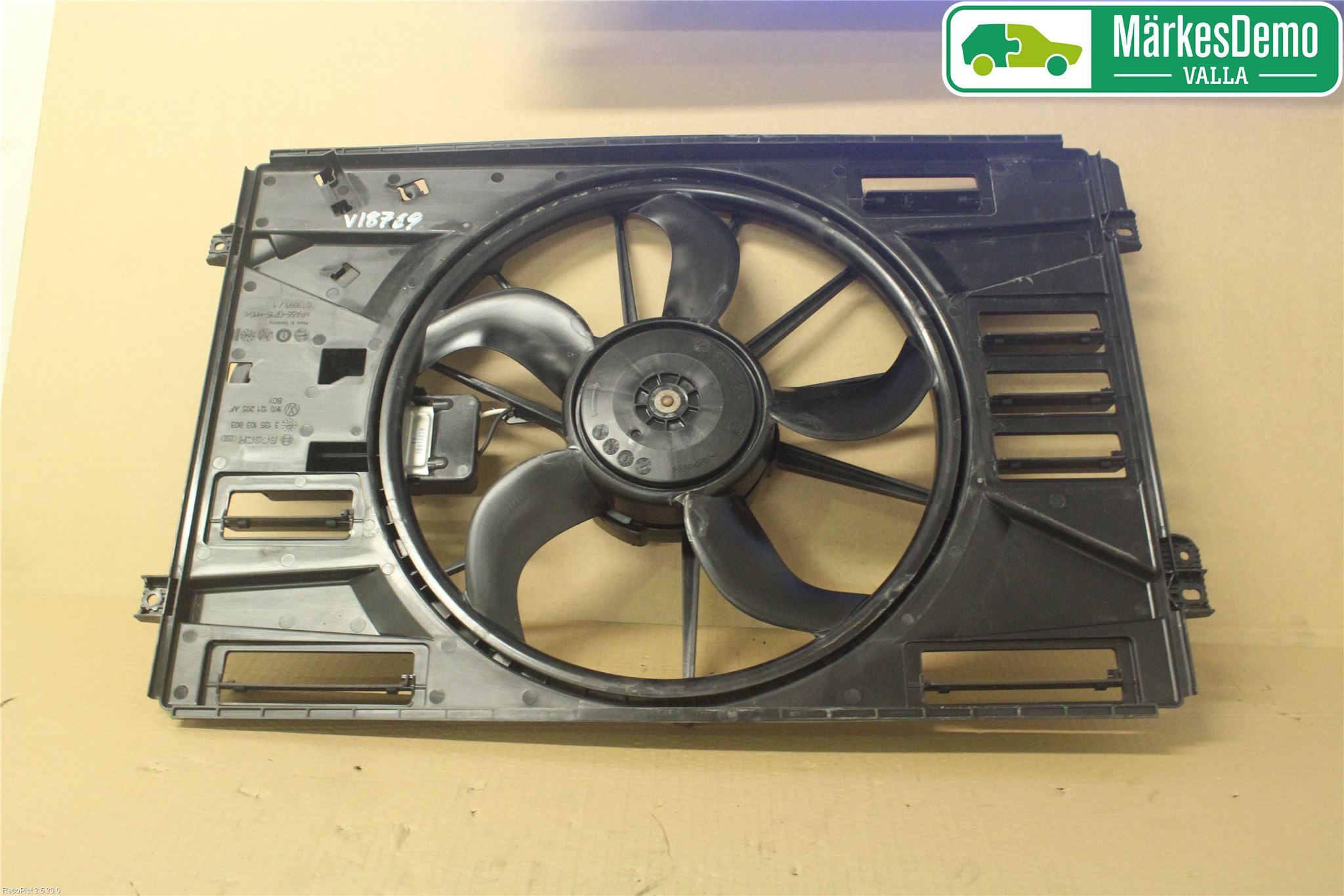 Volkswagen VW GOLF VI 09-13 Kjølevifte Elektrisk