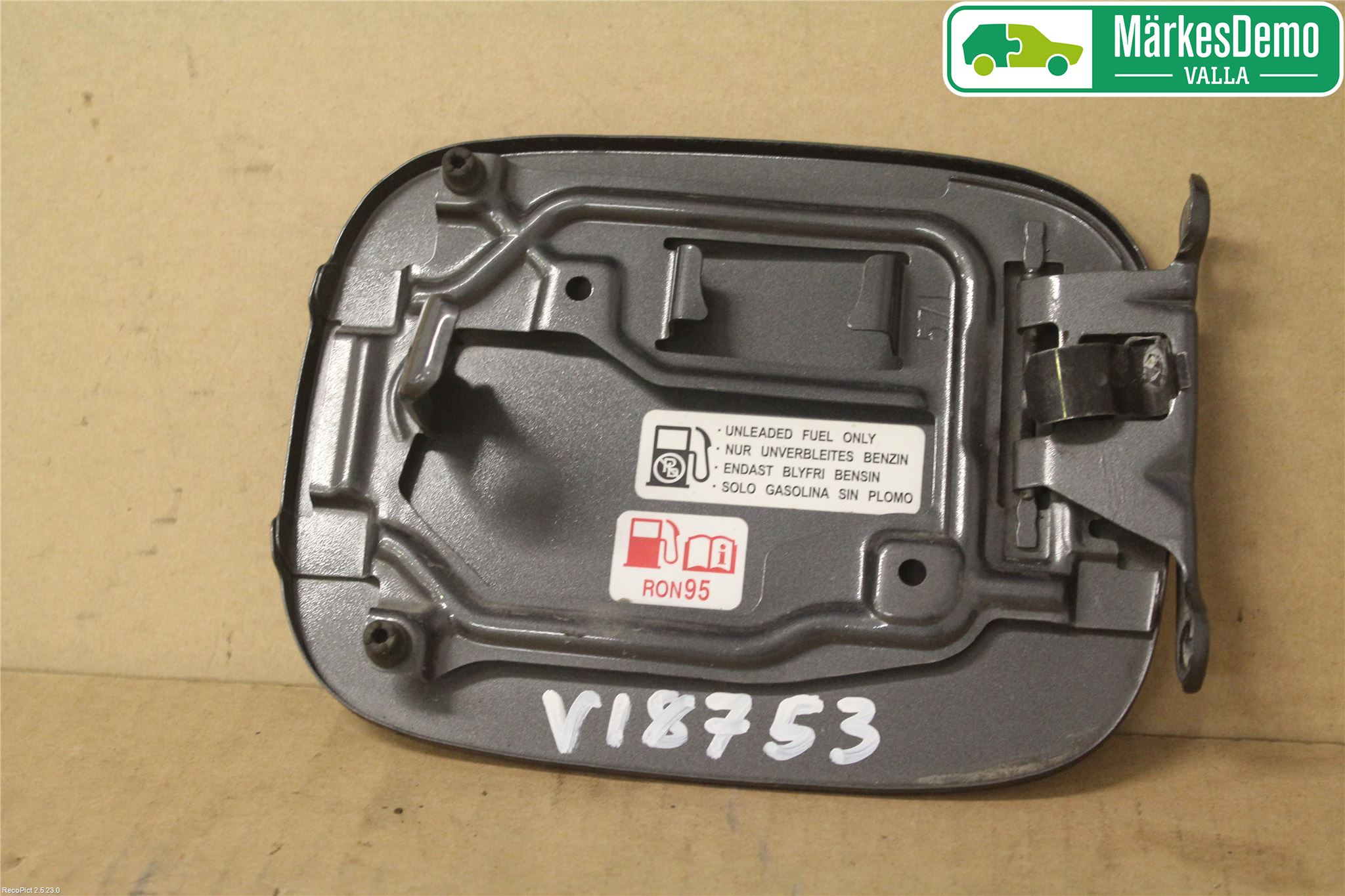 Suzuki KIZASHI Drivstoff Tankluke