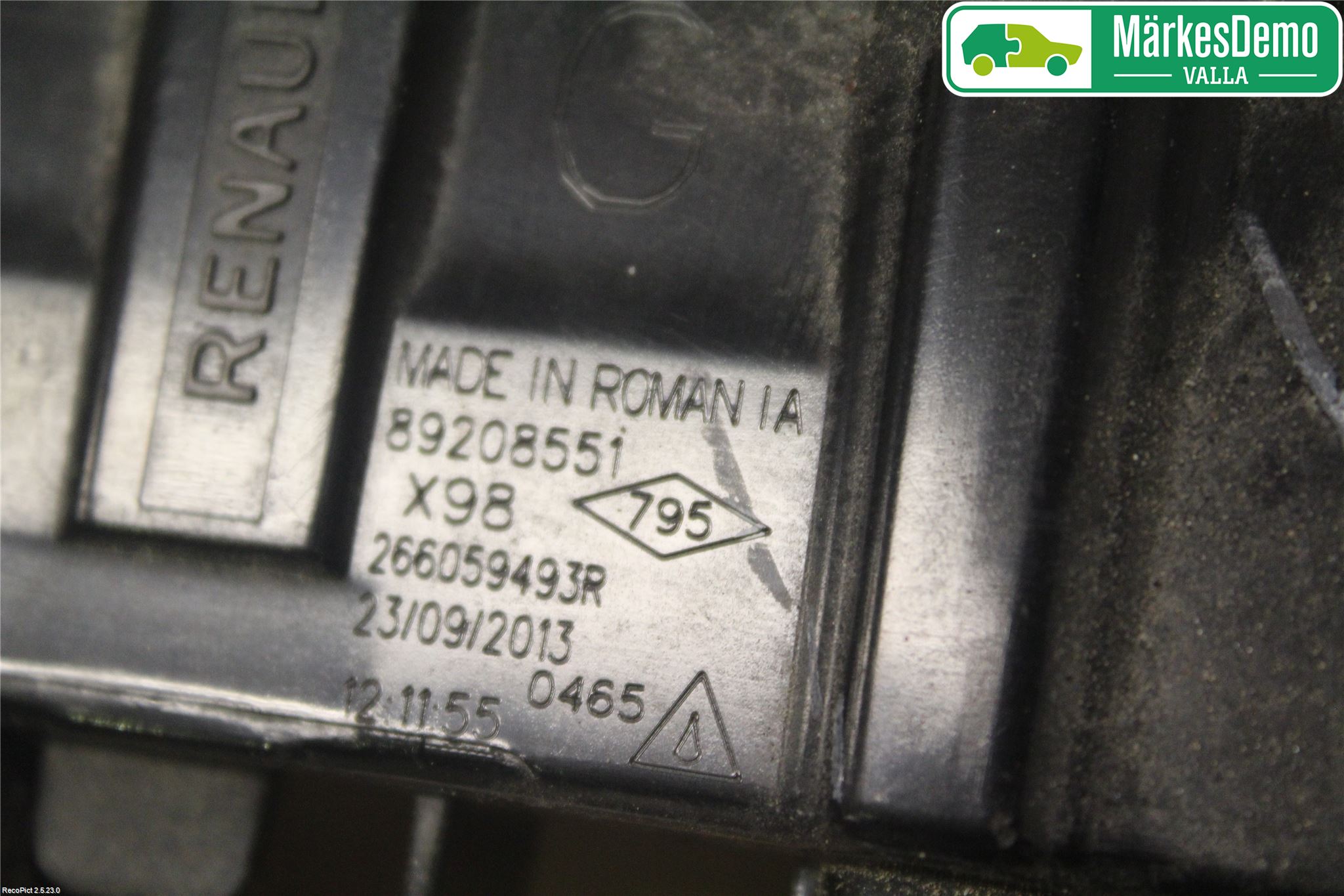 Renault CLIO IV 12-16 Parklykt Foran Venstre