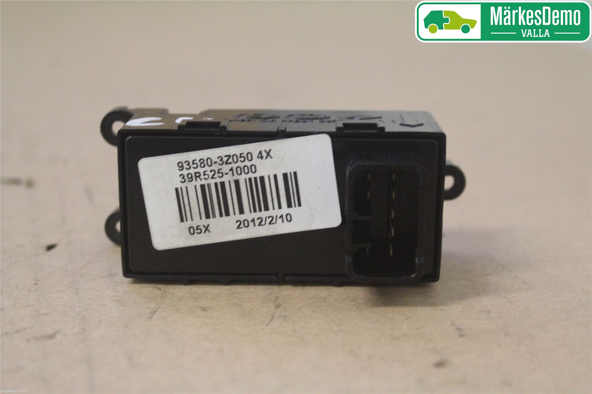 Hyundai i40 08-15 Bryter Vindusheis