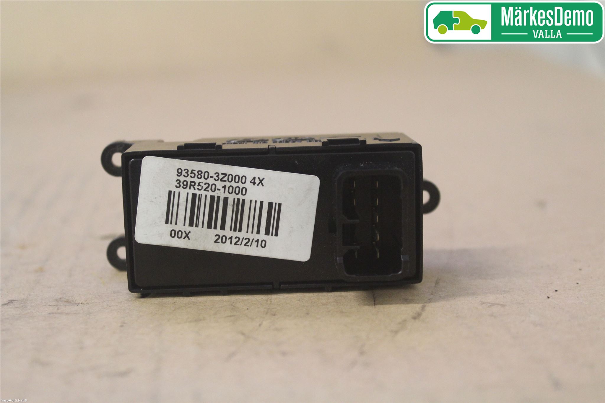 Hyundai i40 08-15 Bryter Vindusheis