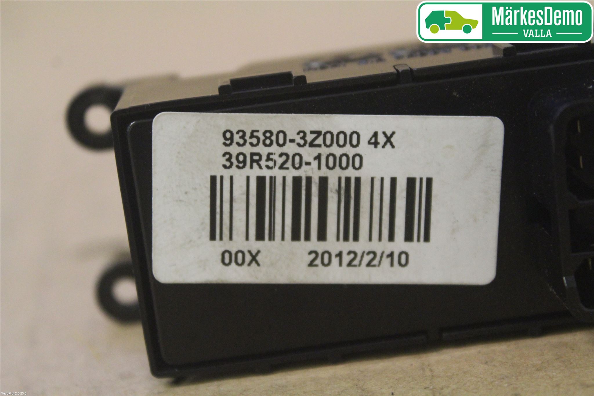 Hyundai i40 08-15 Bryter Vindusheis