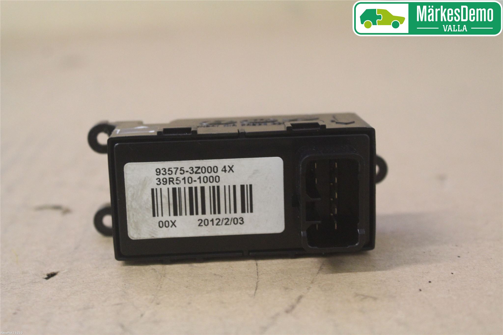 Hyundai i40 08-15 Bryter Vindusheis