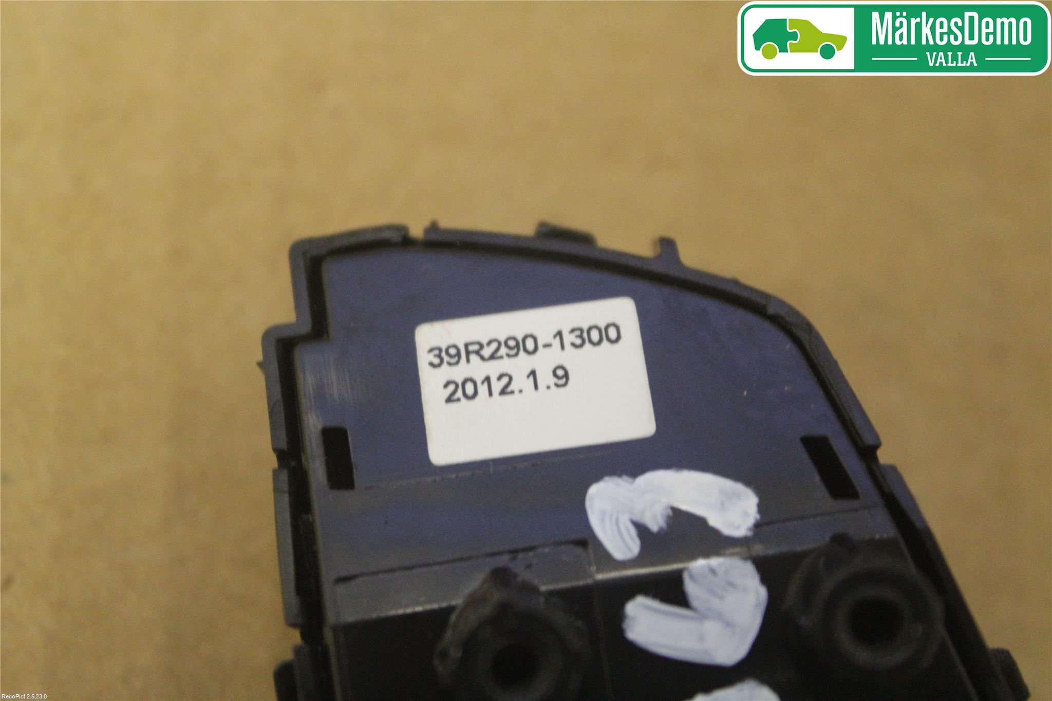 Hyundai i40 08-15 Bryter Ratt Radio-Stereo
