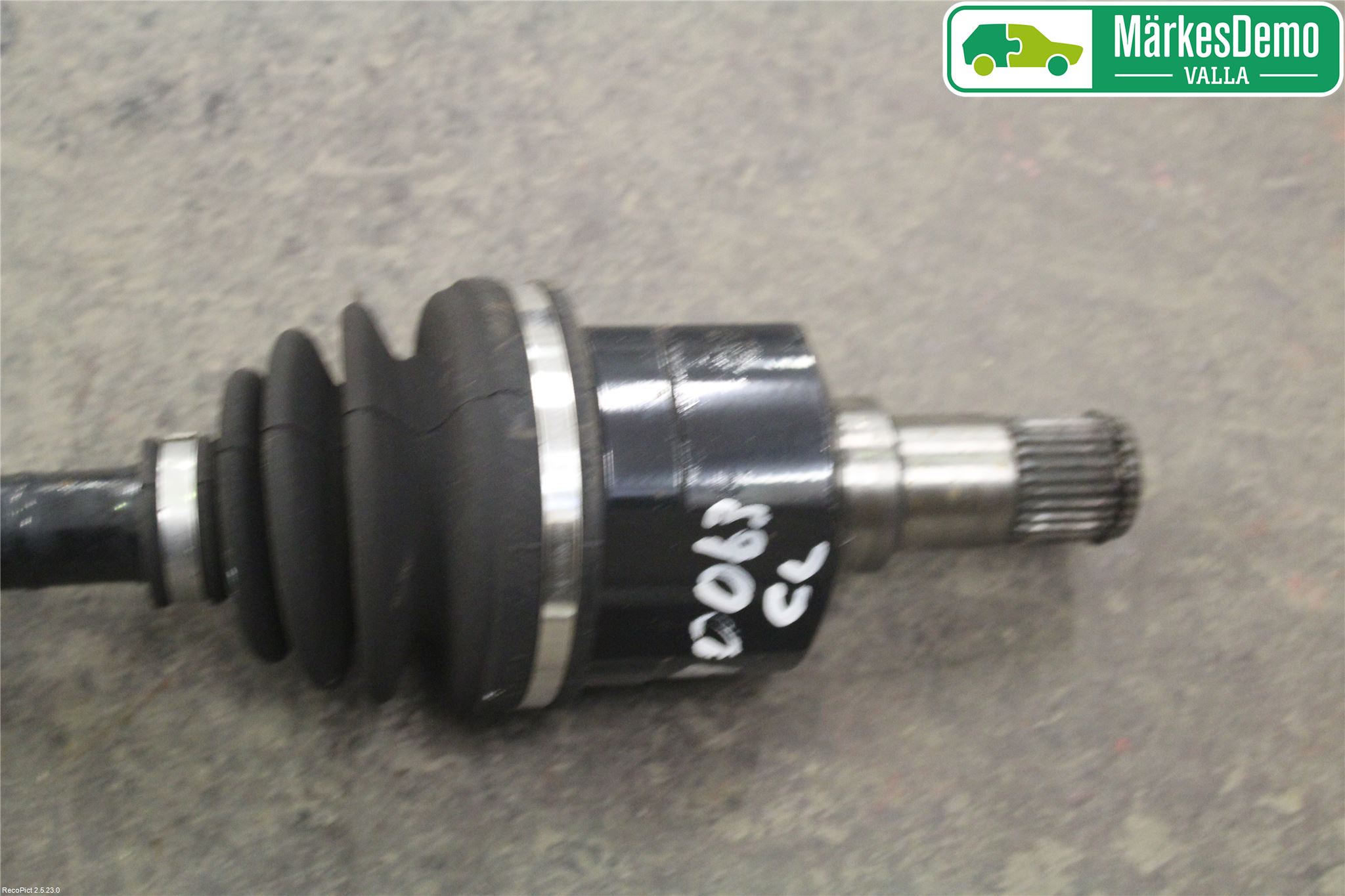 Hyundai i40 08-15 Drivaksel Foran Kompl Venstre