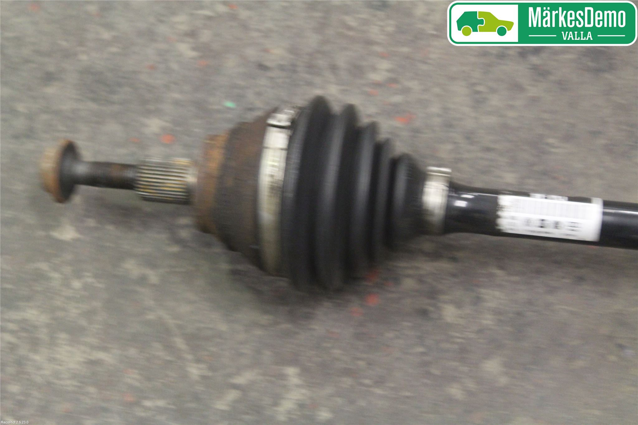Volkswagen VW GOLF V 04-09 Drivaksel Foran Kompl Venstre