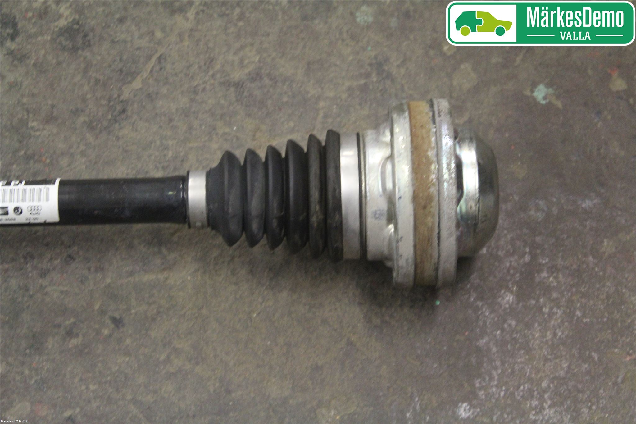 Volkswagen VW GOLF V 04-09 Drivaksel Foran Kompl Venstre