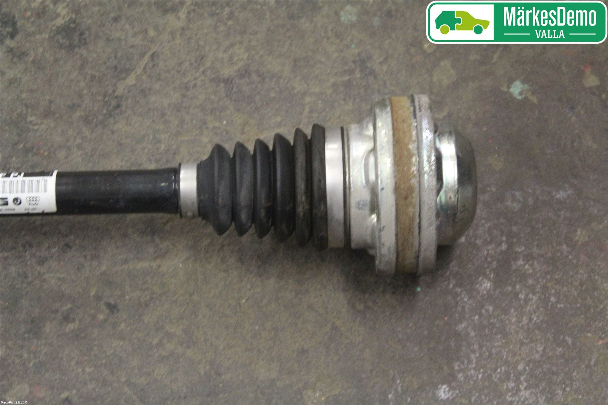 Volkswagen VW GOLF V 04-09 Drivaksel Foran Kompl Venstre