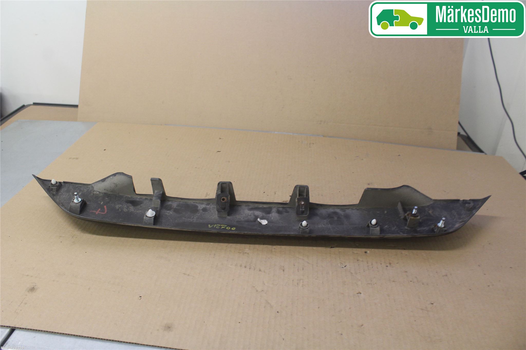 Mitsubishi OUTLANDER 07-12 Bakrute Dekorlist