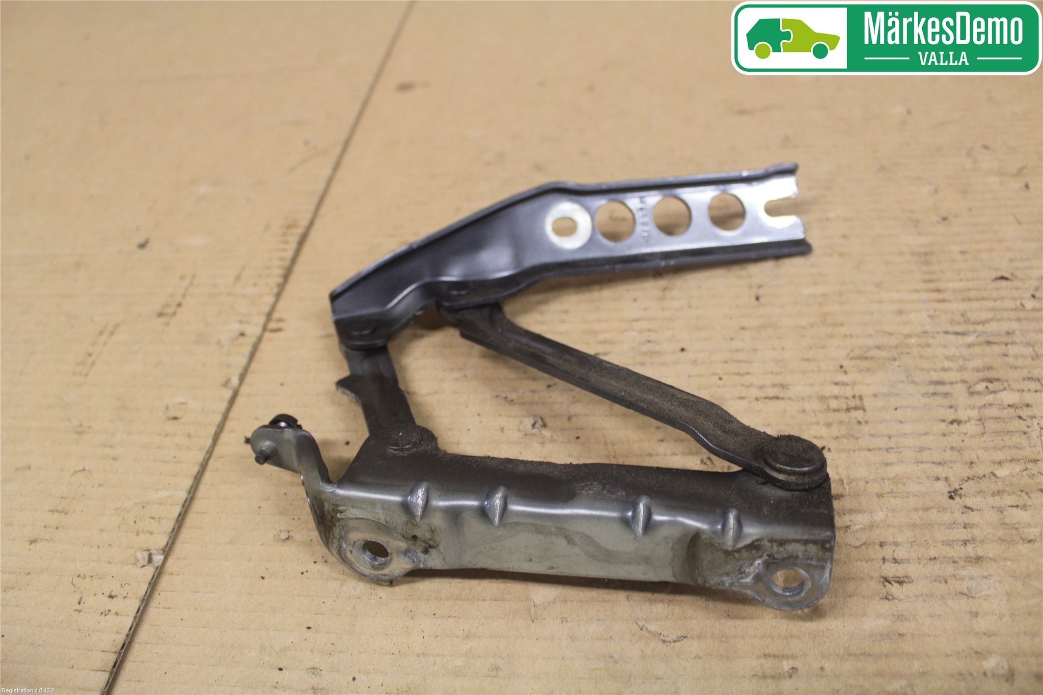 Skoda FABIA 07-14 Panser Hengsel - Hengsler