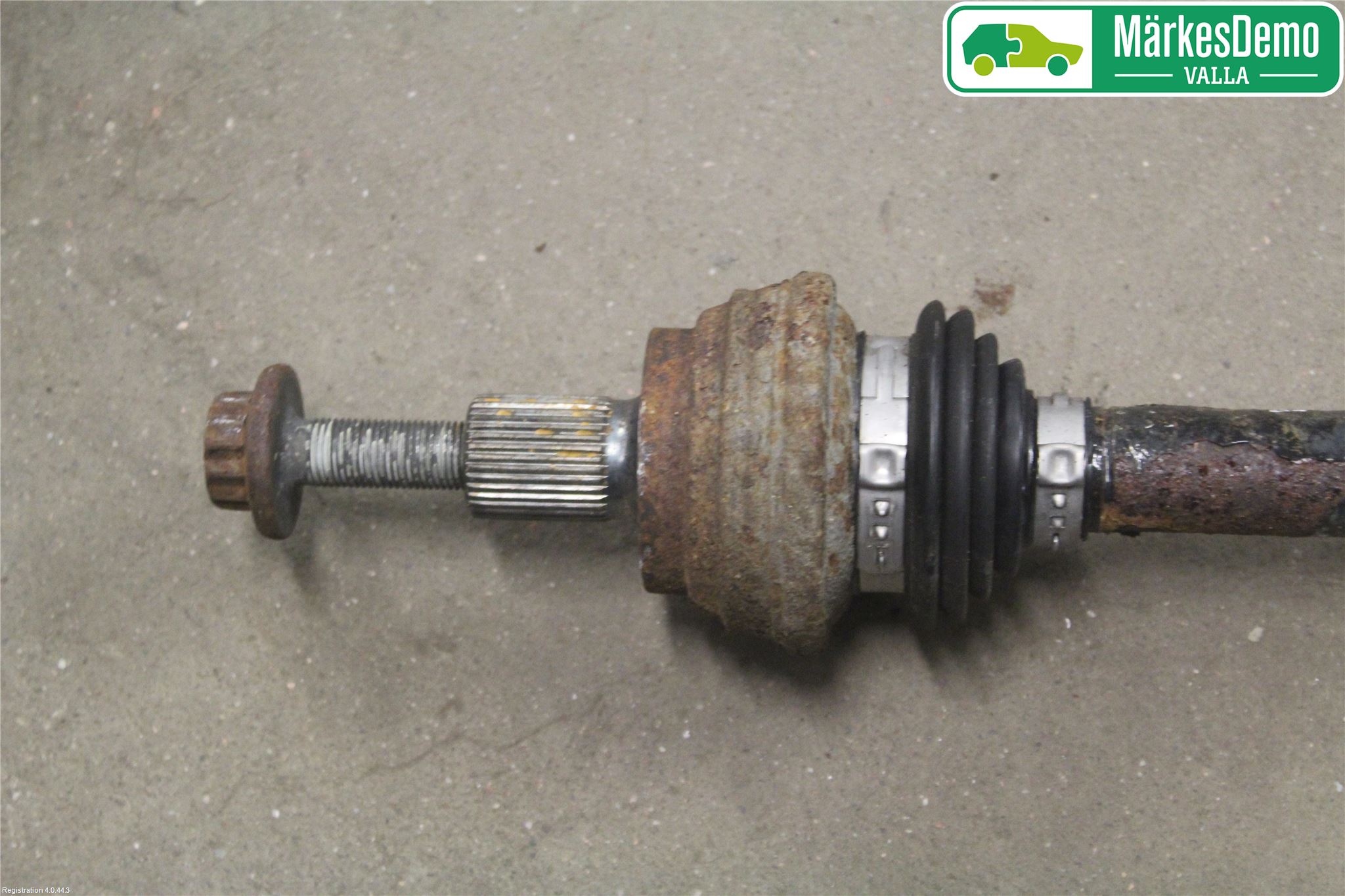 Volkswagen VW PASSAT 11-14 Drivaksel Bak Kompl Venstre