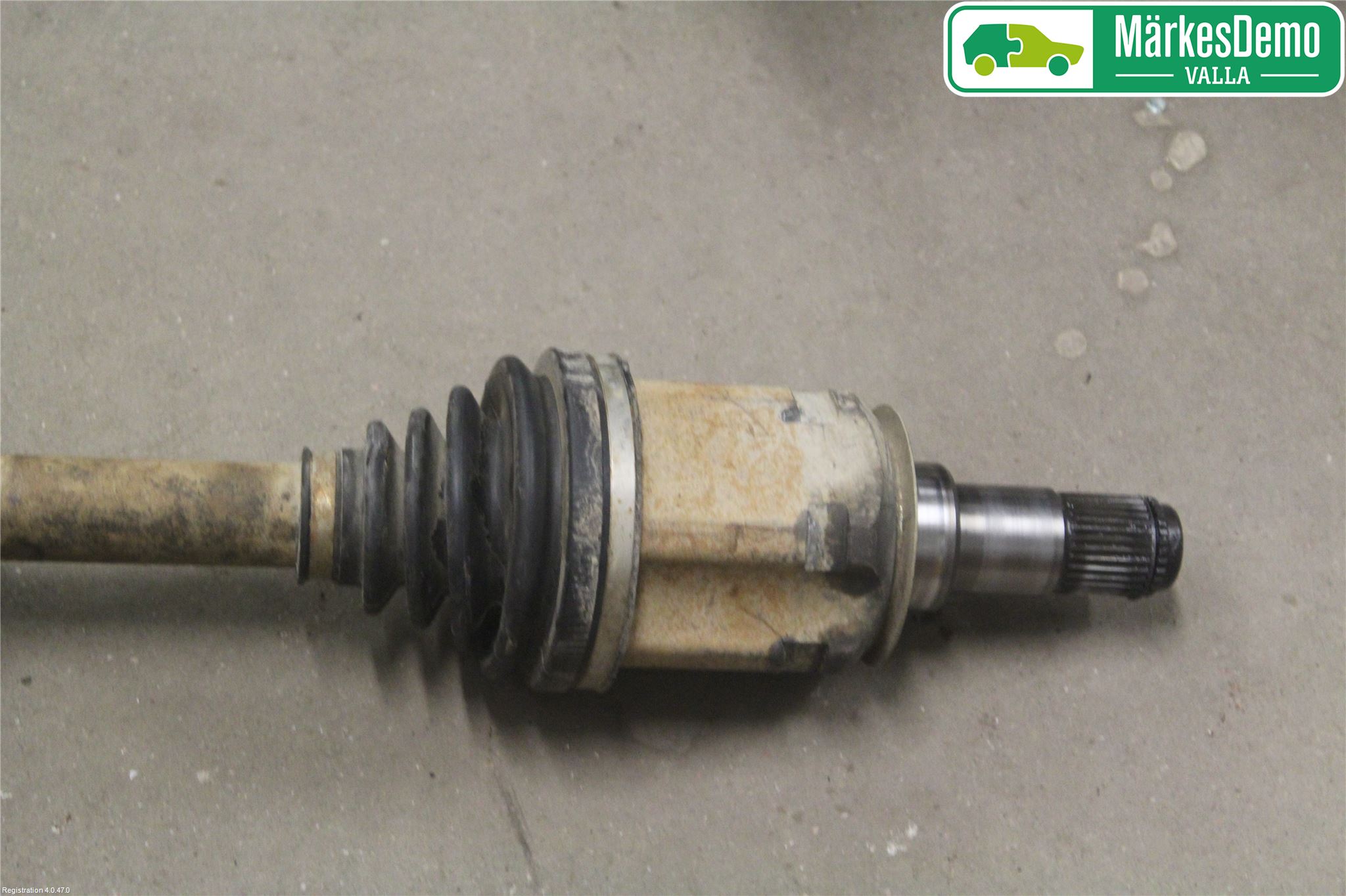 Toyota HILUX 05-16 Drivaksel Foran Kompl Venstre