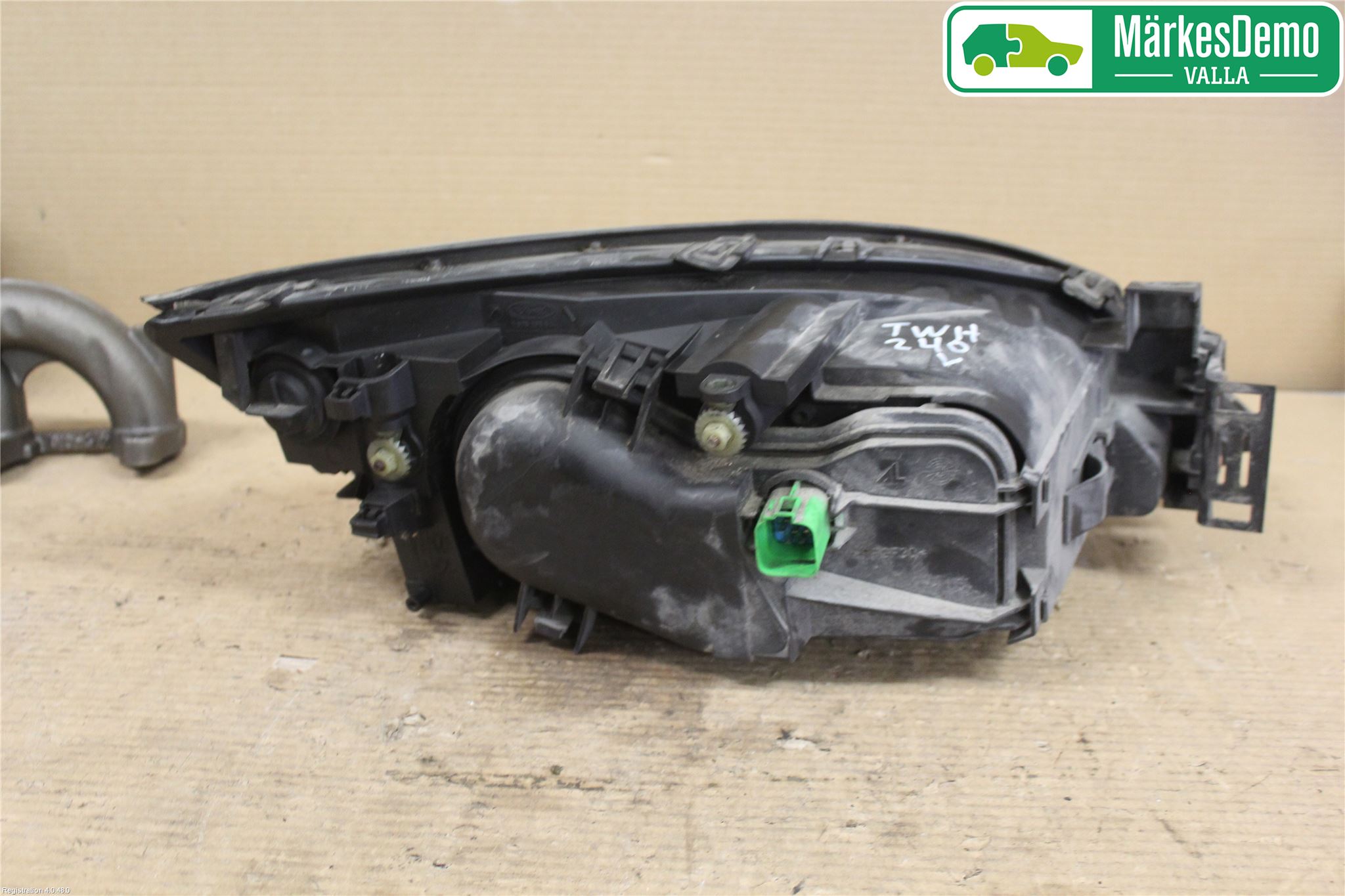 Ford MONDEO     01-06 Frontlykt Venstre