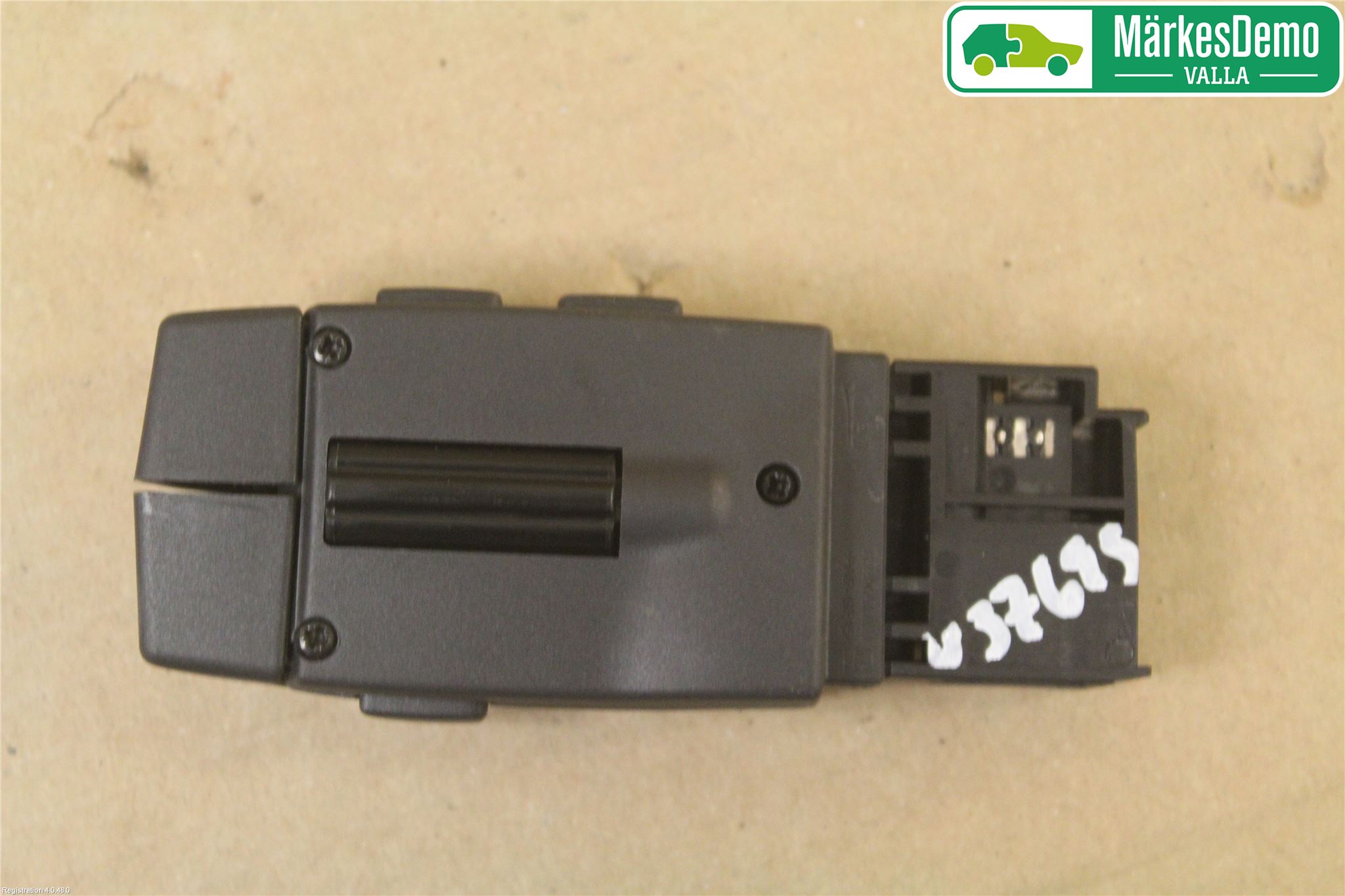 Renault CLIO IV 12-16 Bryter Ratt Radio-Stereo
