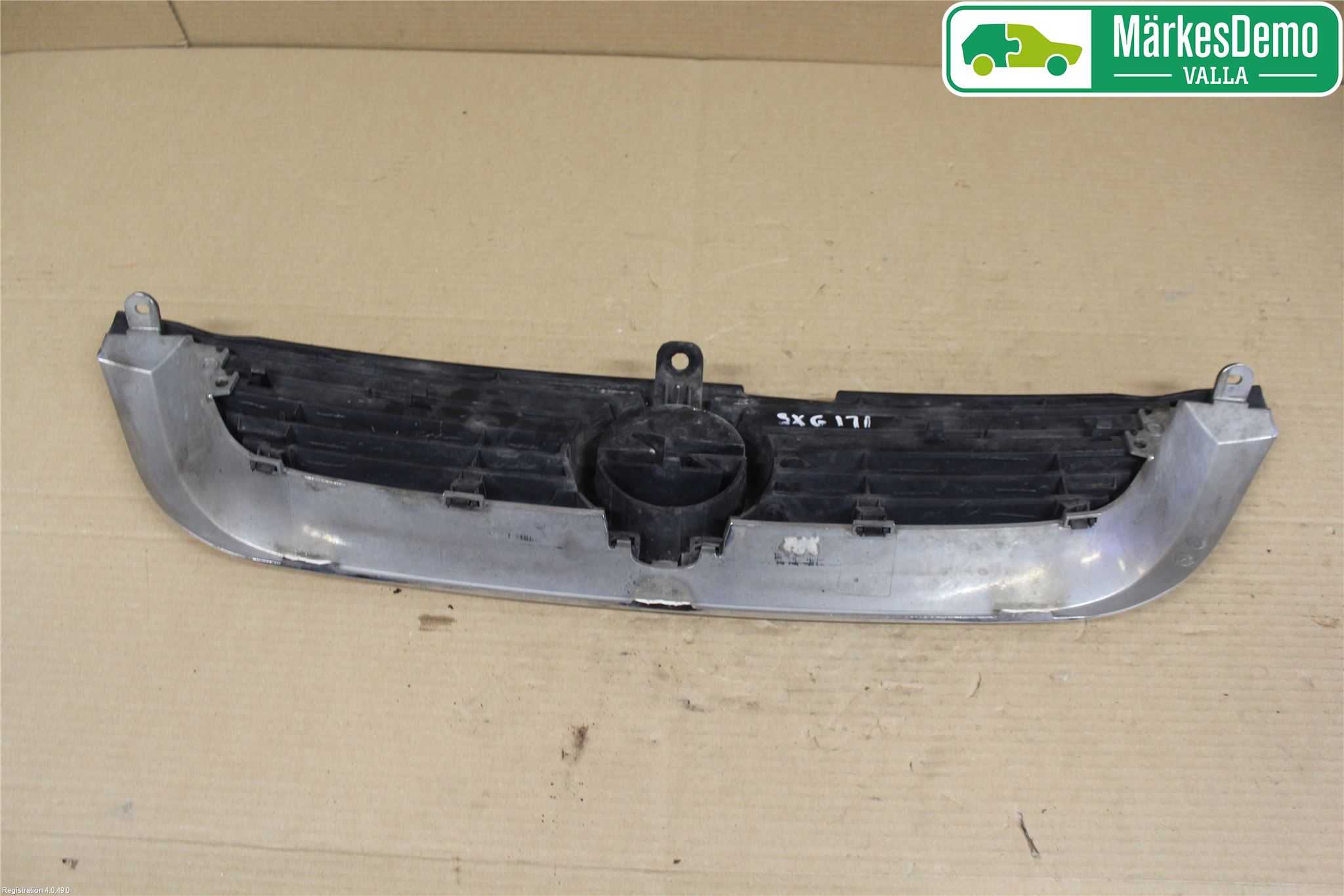 Opel VECTRA B 96-01 Grilldel Midt
