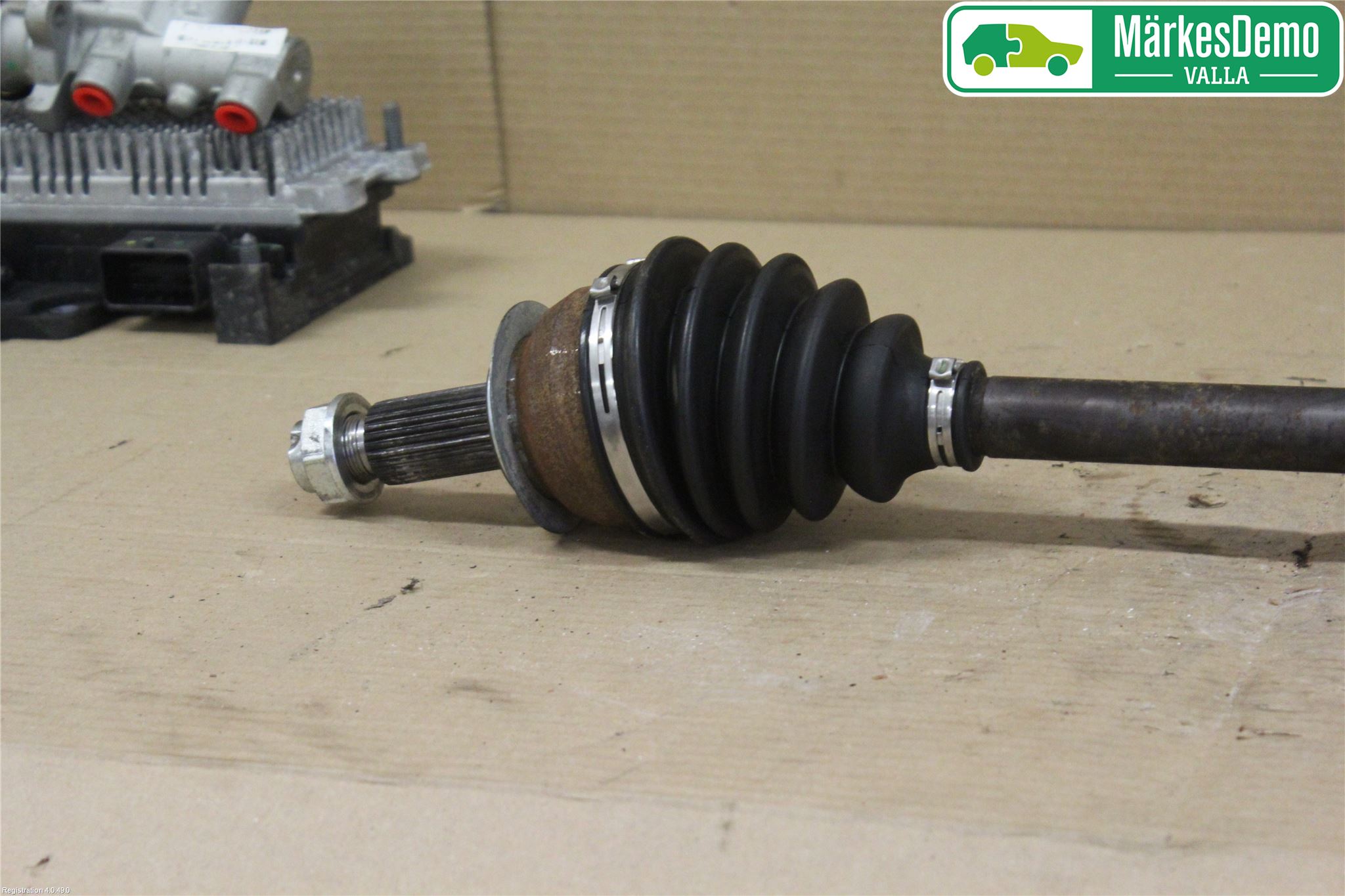 Subaru LEGACY    04-06 Drivaksel Foran Kompl Høyre