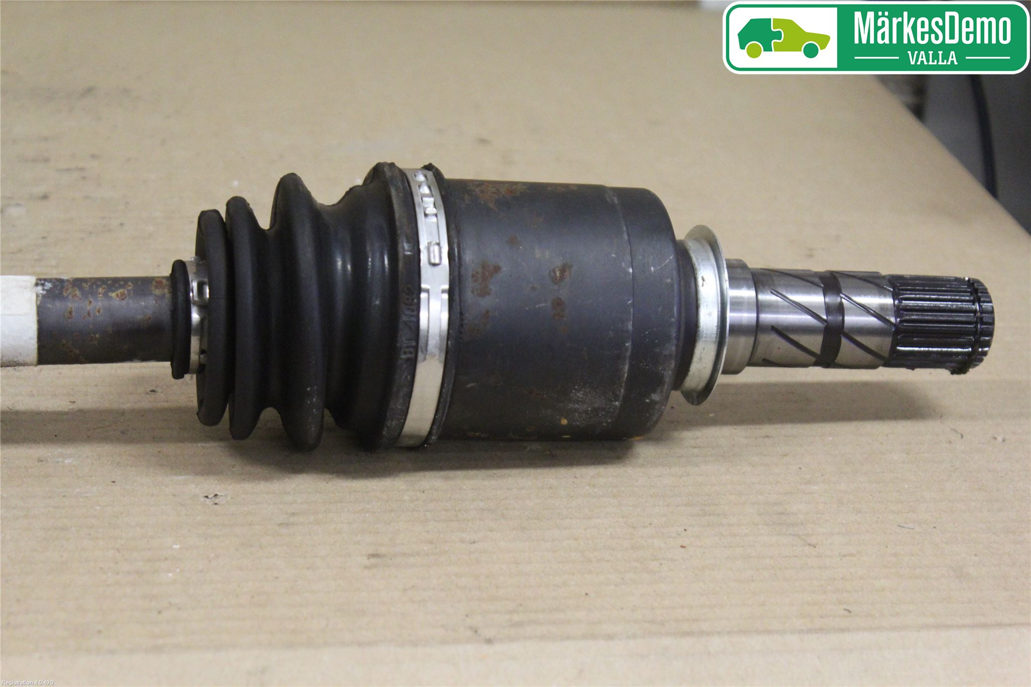 Subaru LEGACY    04-06 Drivaksel Foran Kompl Venstre